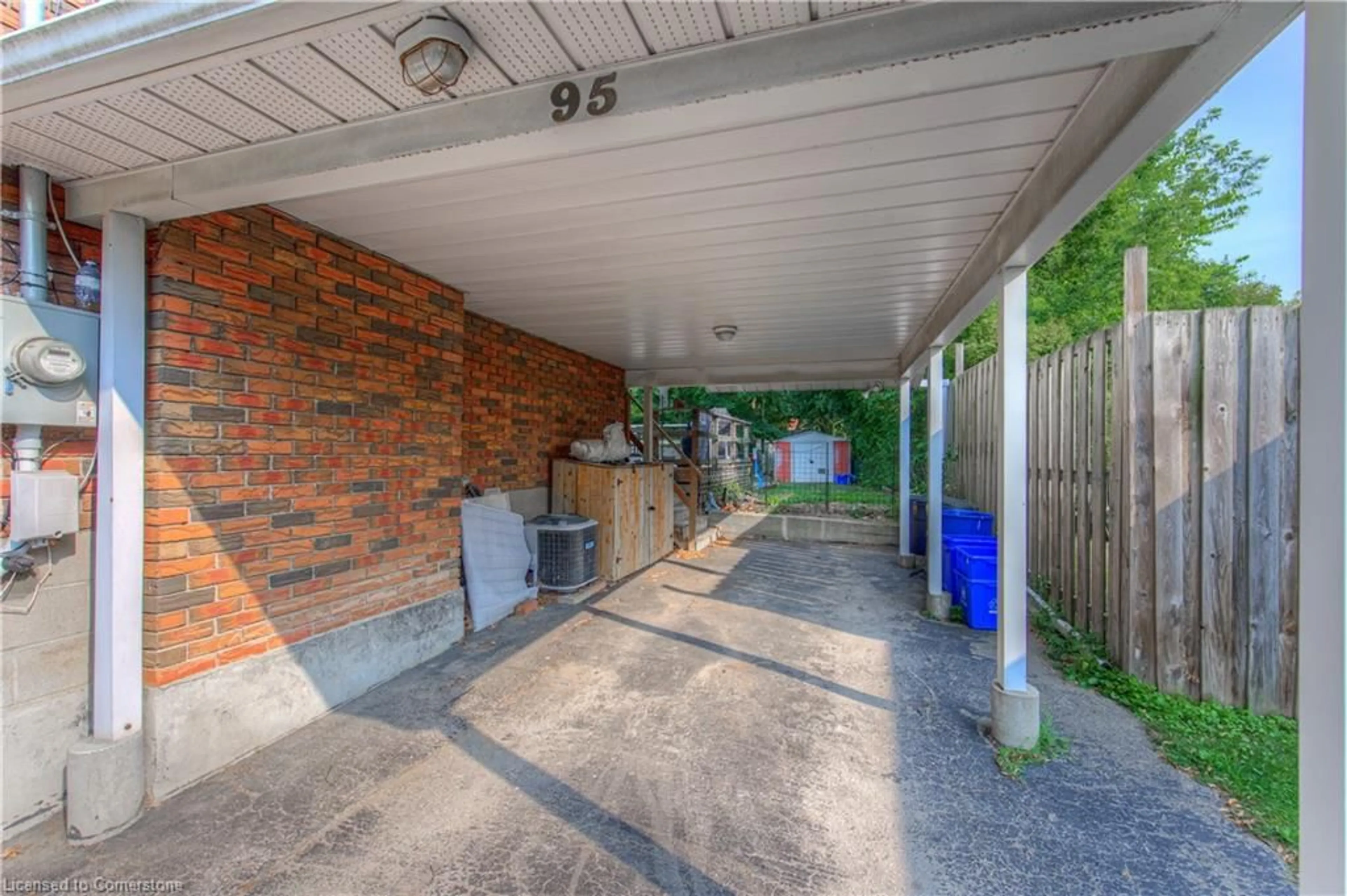 Patio, street for 95 Silver St, Paris Ontario N3L 1T8