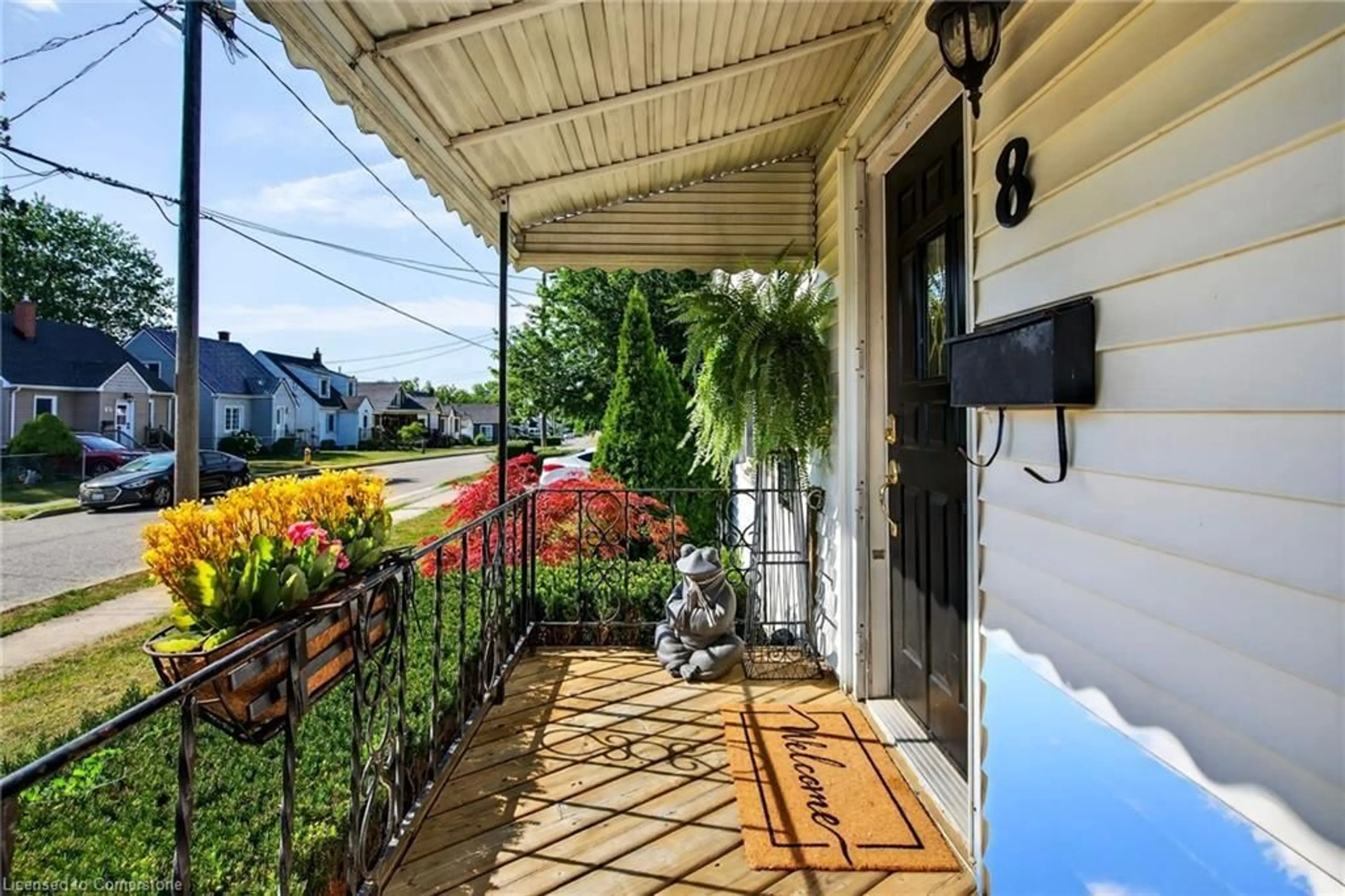 Patio, street for 8 Campbell Ave, St. Catharines Ontario L29 2M4