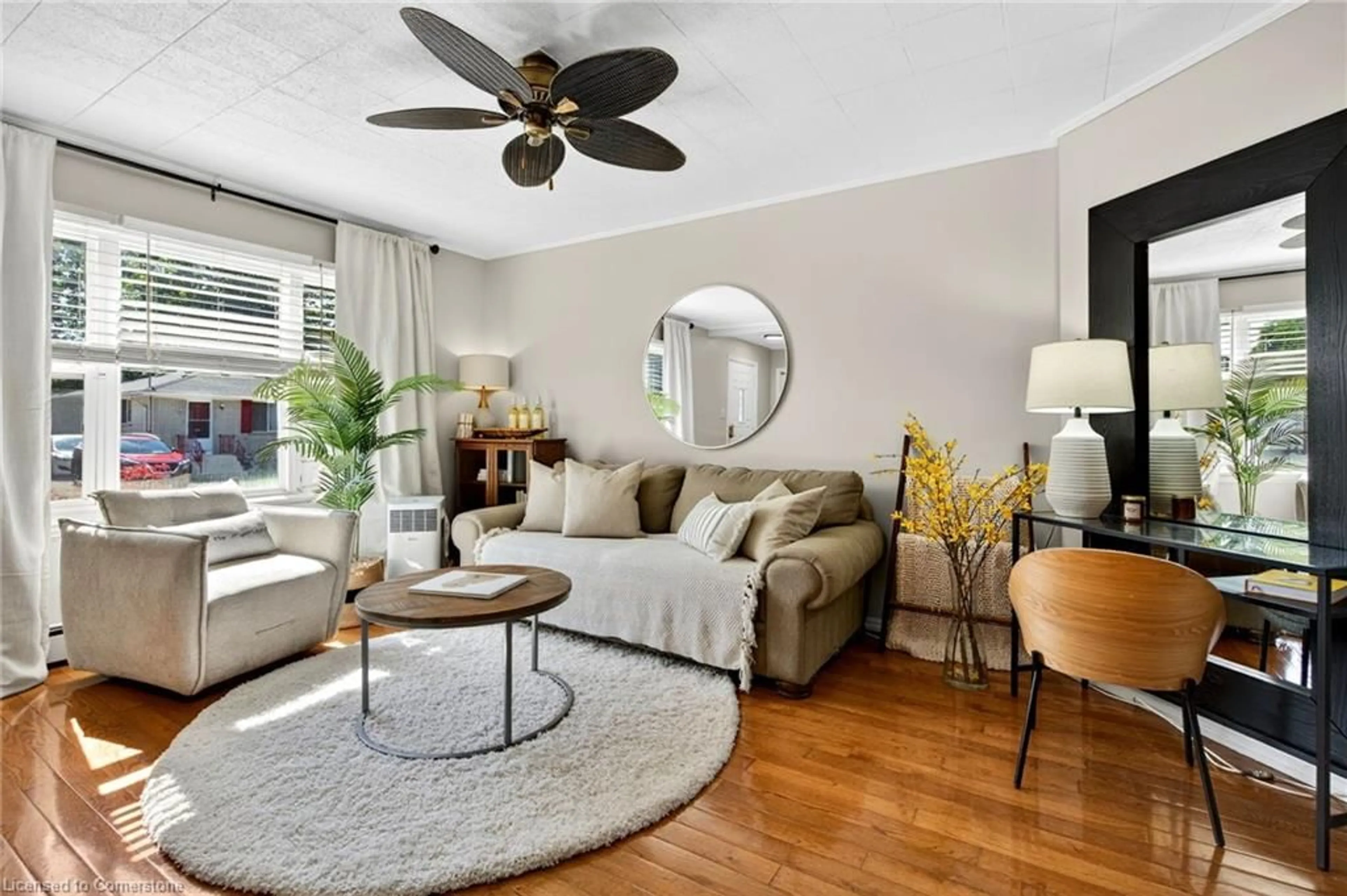 Living room with furniture, unknown for 8 Campbell Ave, St. Catharines Ontario L29 2M4