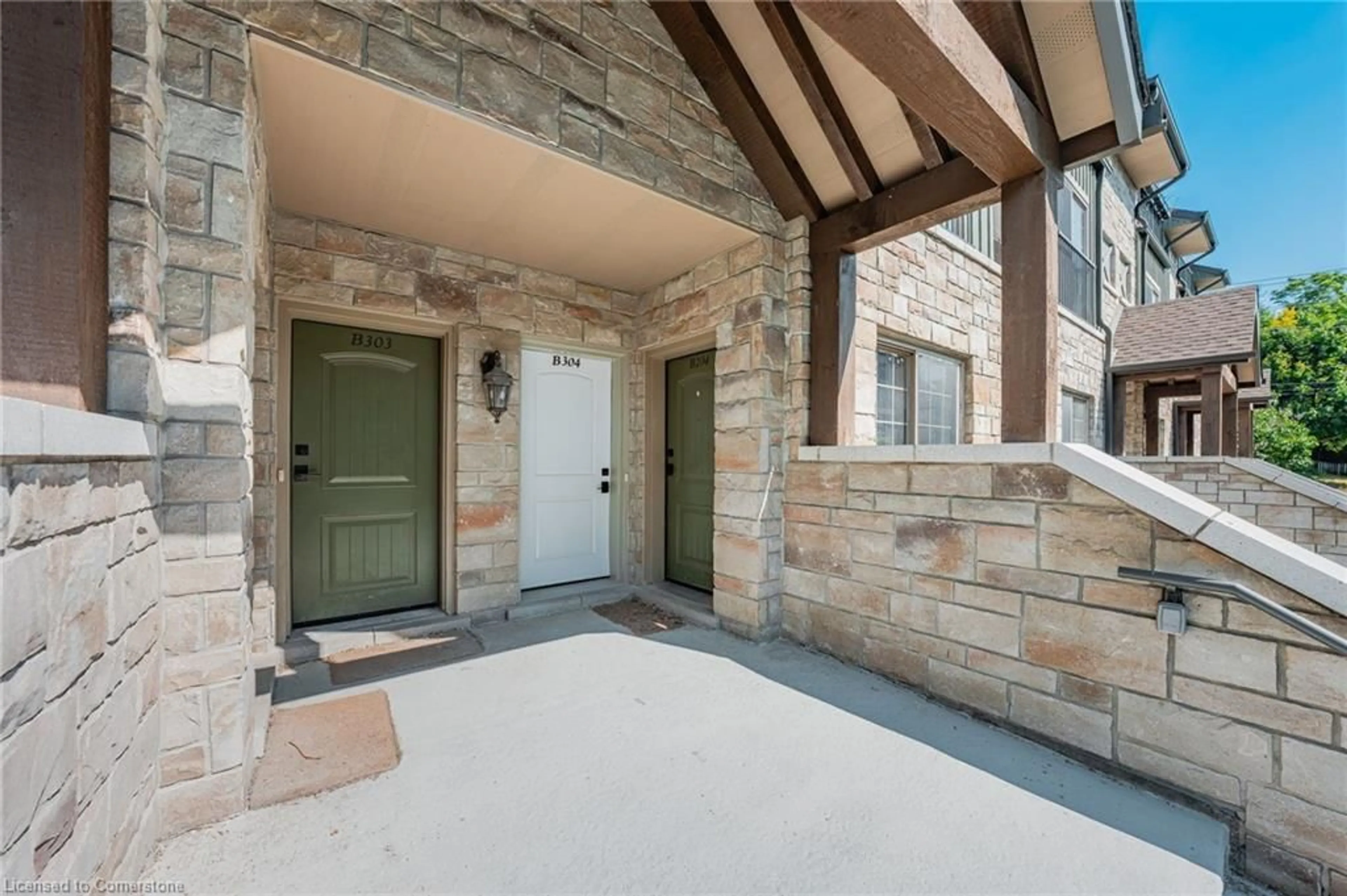 Indoor entryway for B204-112 Union St, Waterloo Ontario N2J 0E4