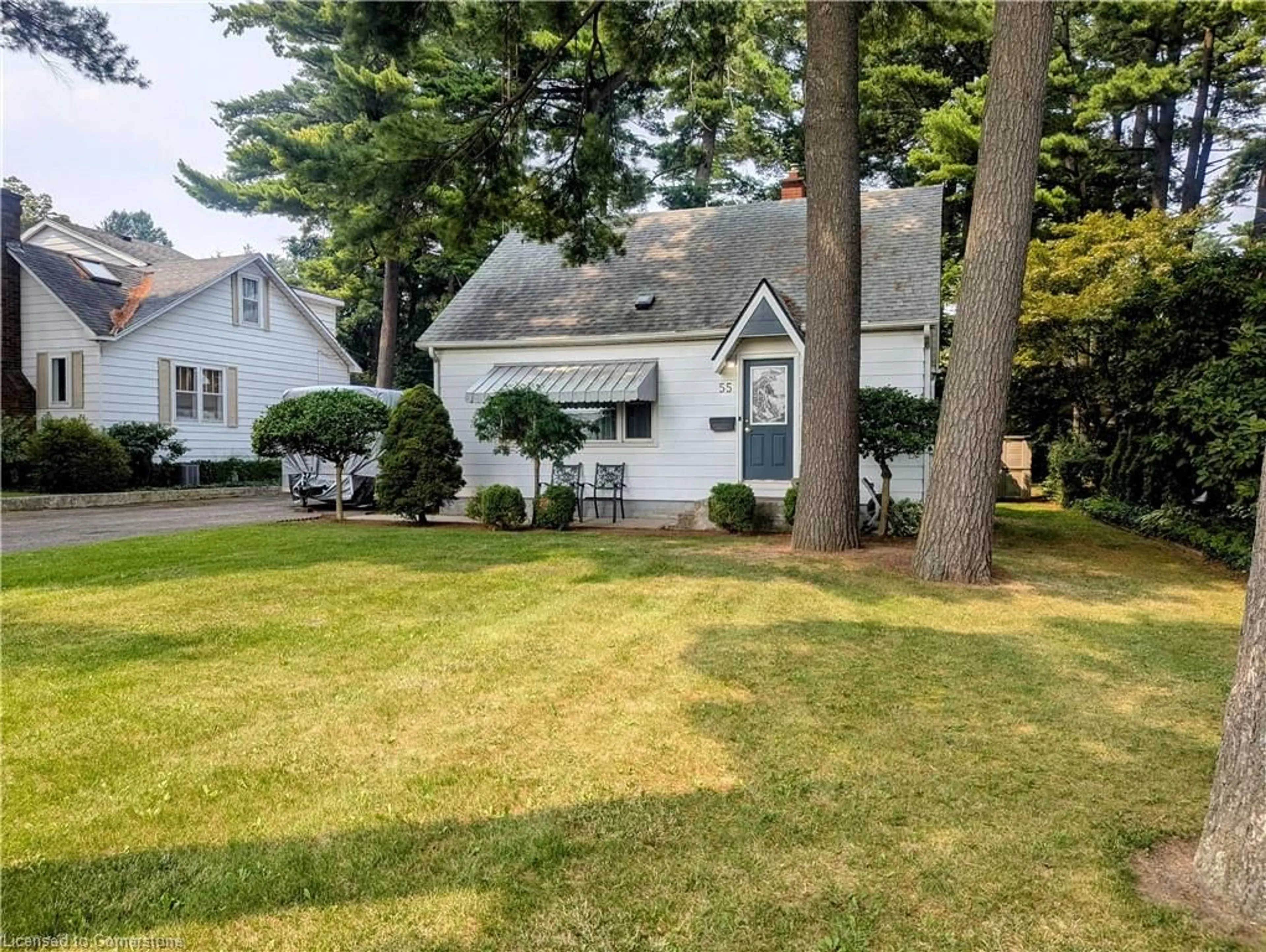 A pic from outside/outdoor area/front of a property/back of a property/a pic from drone, street for 55 Wilson Ave, Delhi Ontario N4B 1B7