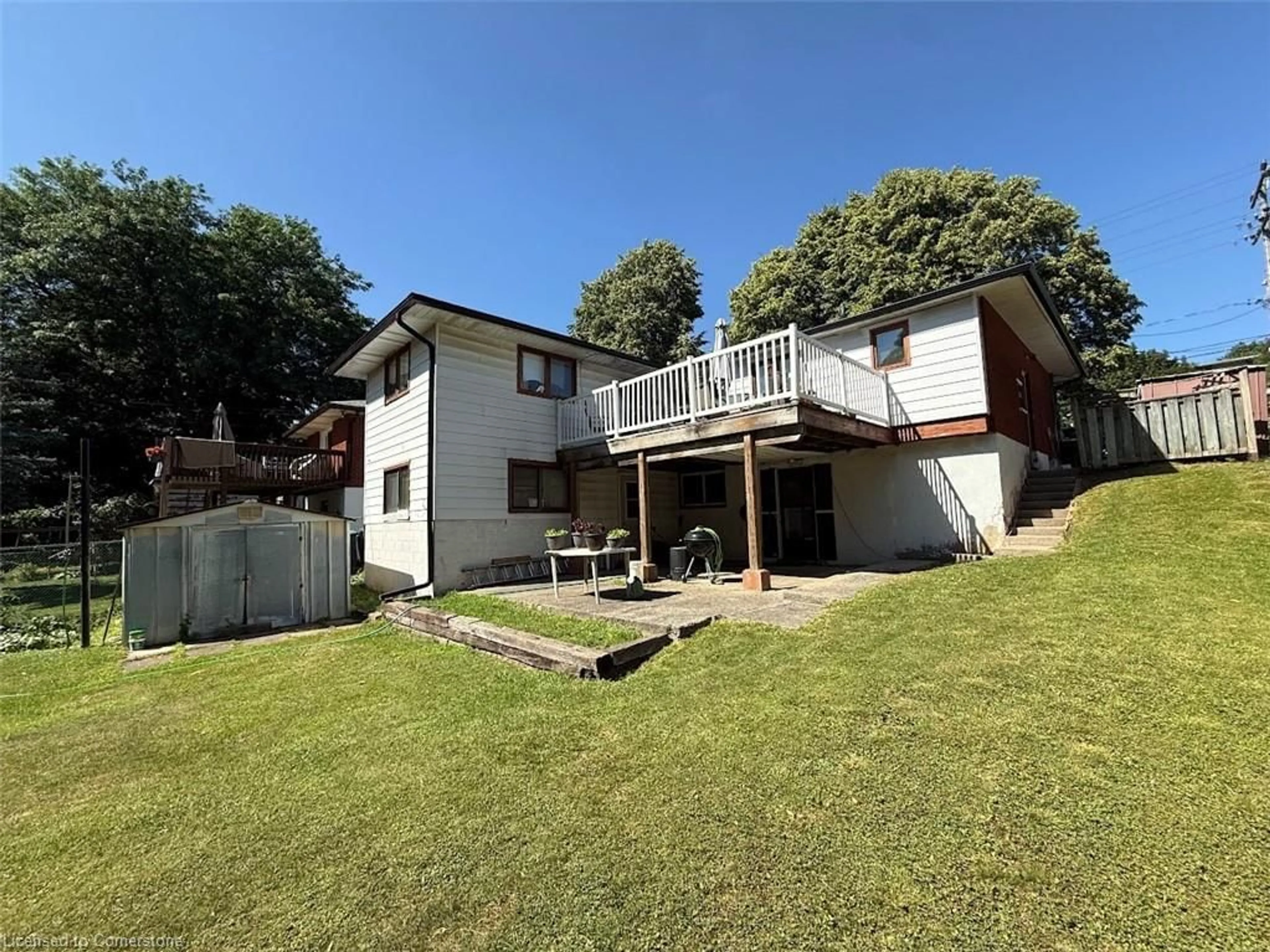 A pic from outside/outdoor area/front of a property/back of a property/a pic from drone, unknown for 374 Victoria Rd, Guelph Ontario N1E 5J7