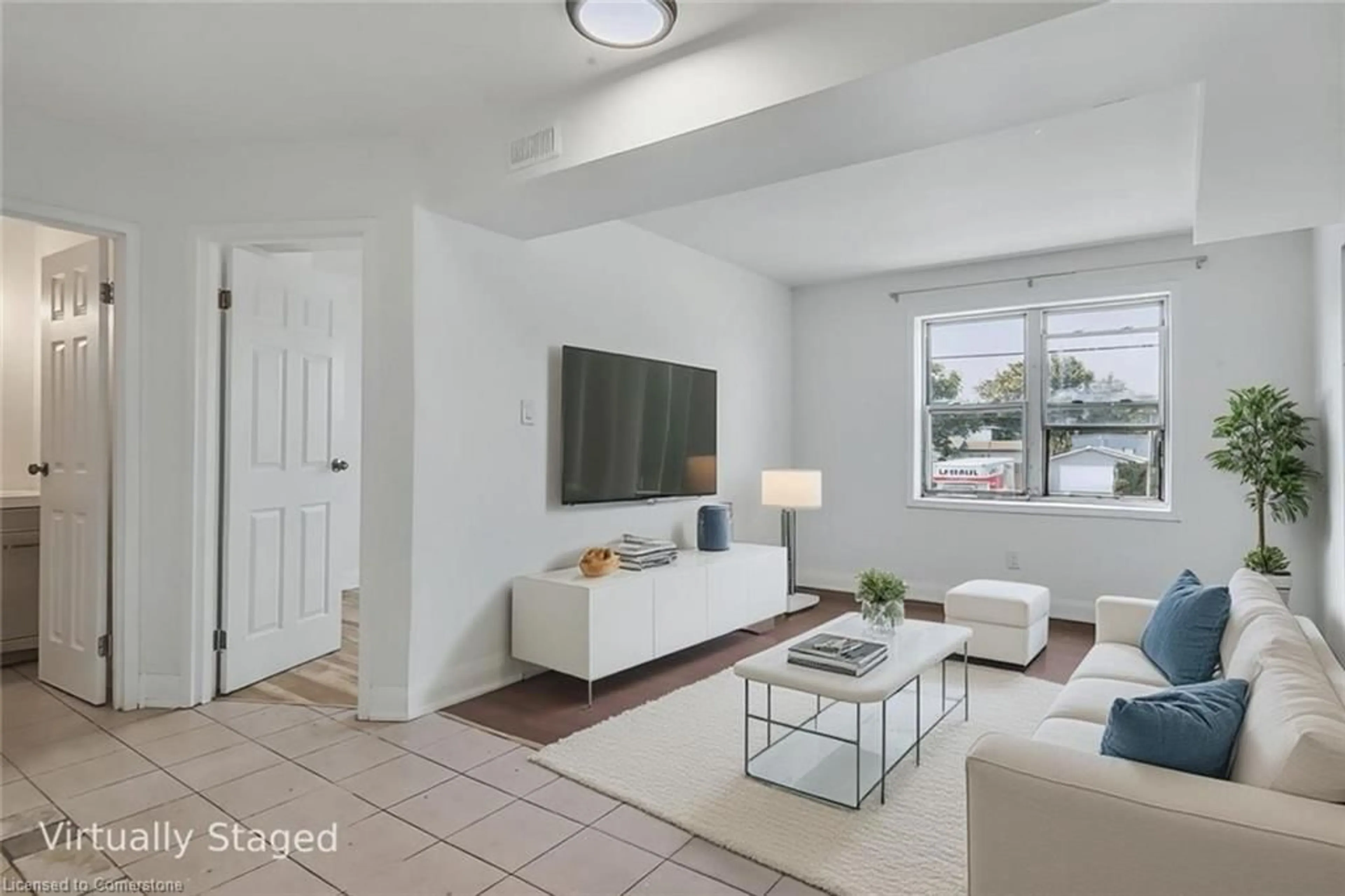 Living room with furniture, unknown for 897 Barton St, Hamilton Ontario L8L 3B8