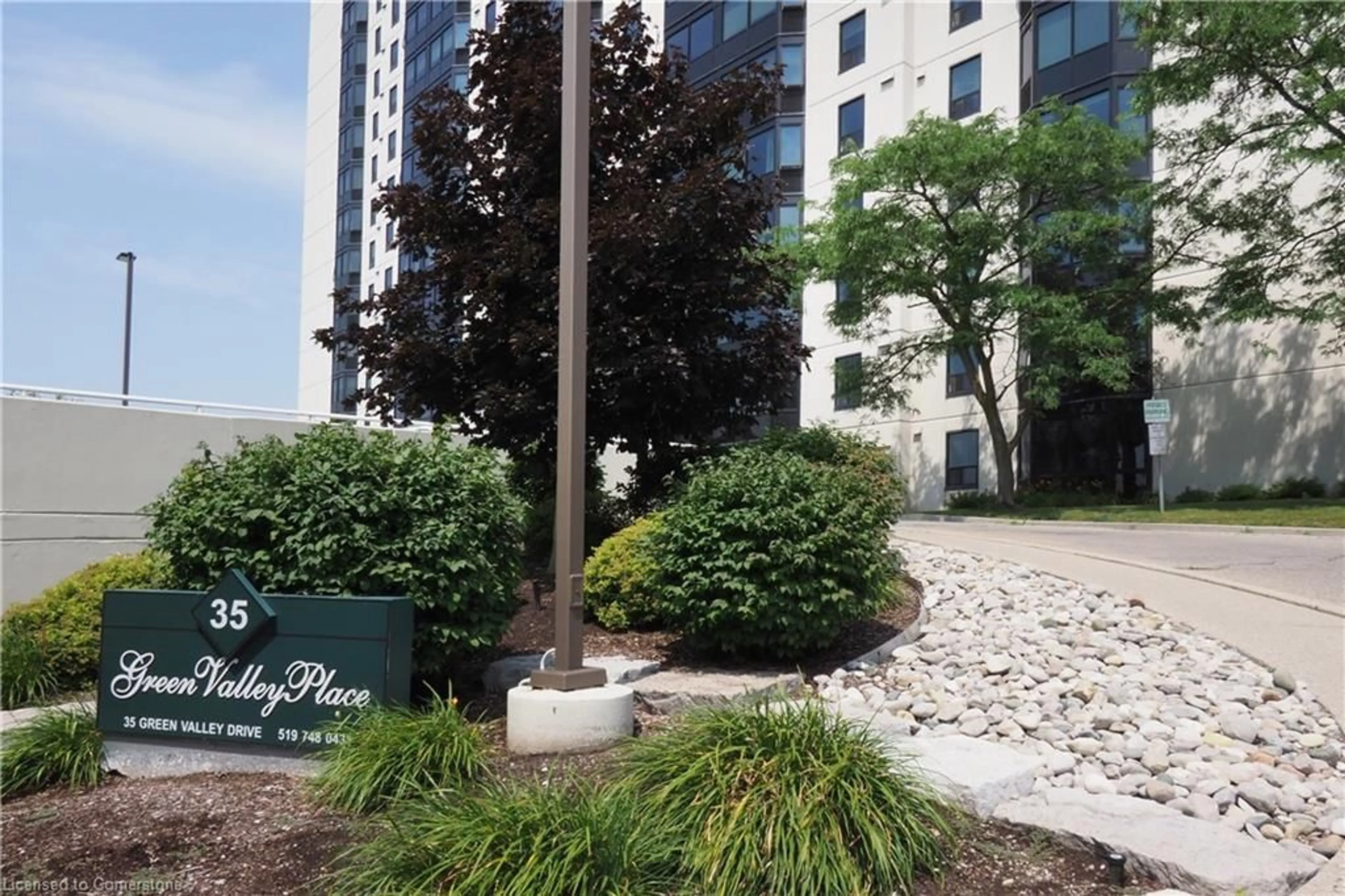 Patio, street for 35 Green Valley Dr #1601, Kitchener Ontario N2P 2A5