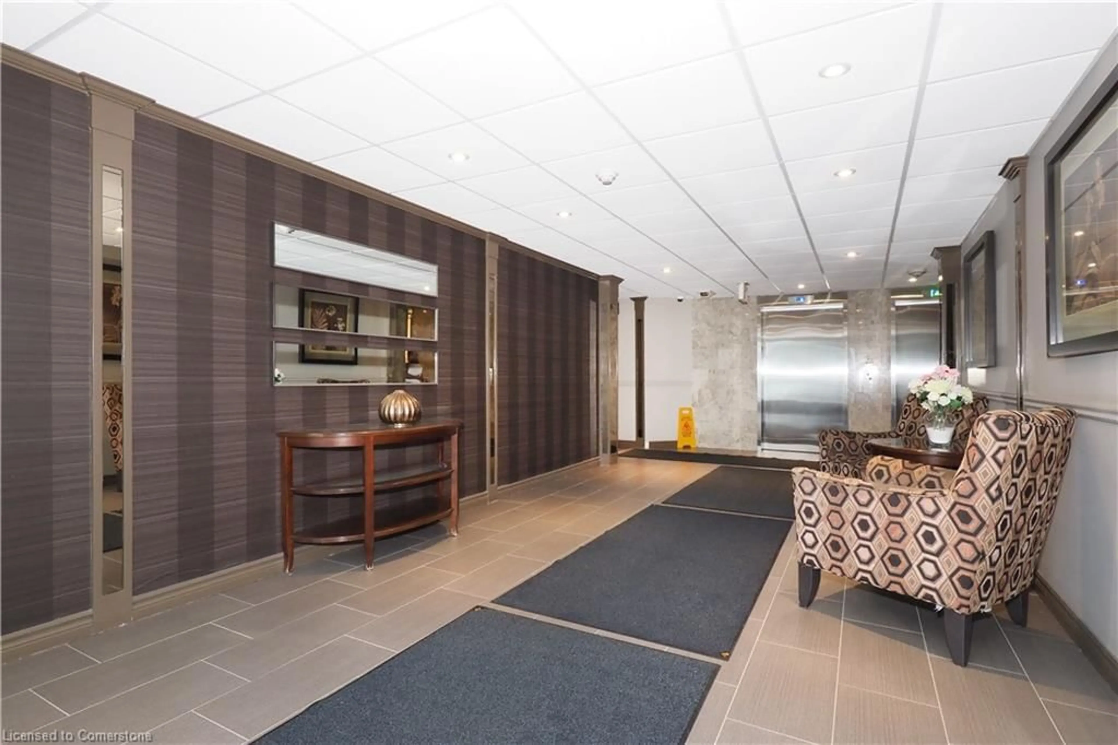Lobby for 35 Green Valley Dr #1601, Kitchener Ontario N2P 2A5