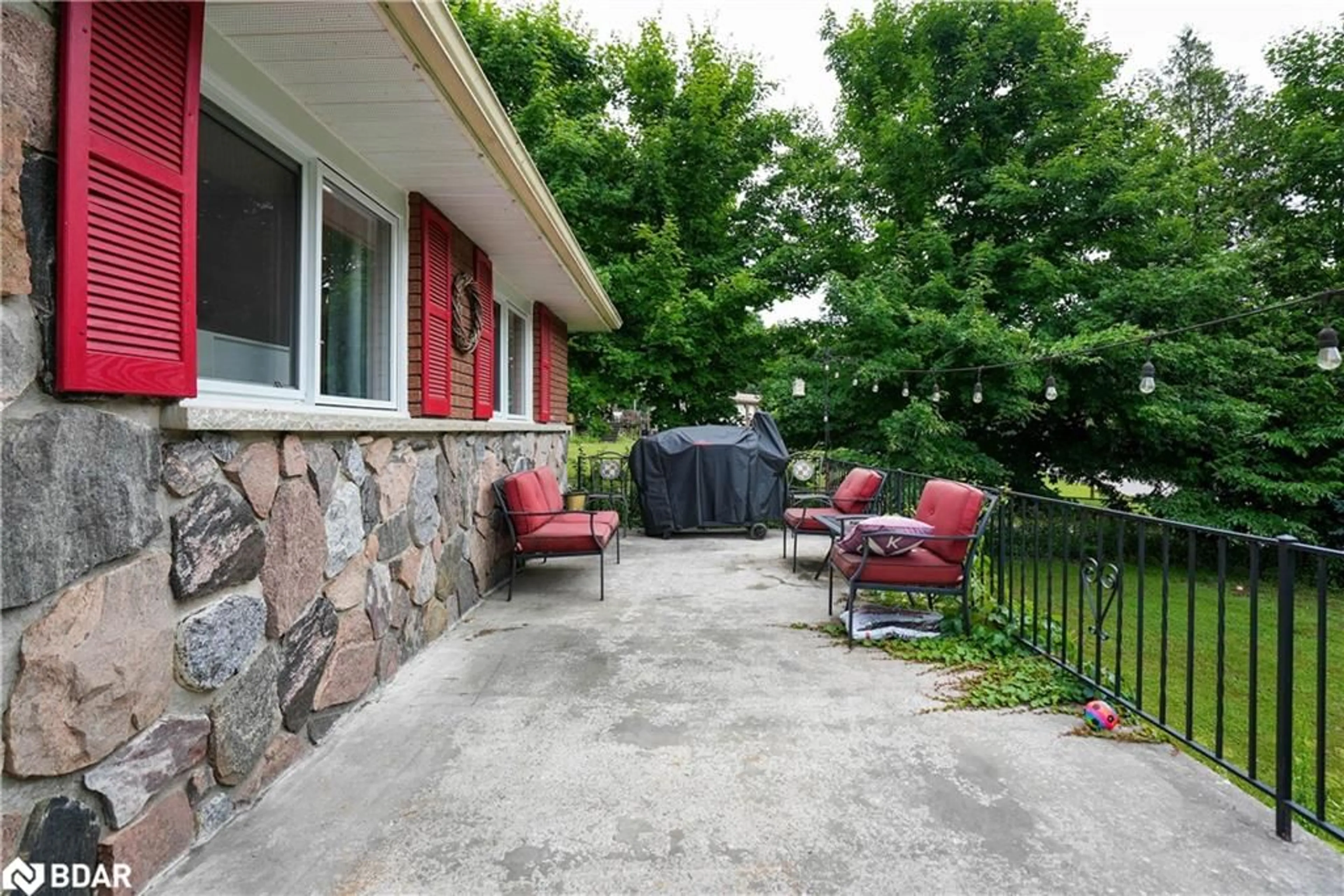 Patio, street for 2002 North Orr Lake Rd, Elmvale Ontario L0L 1P0