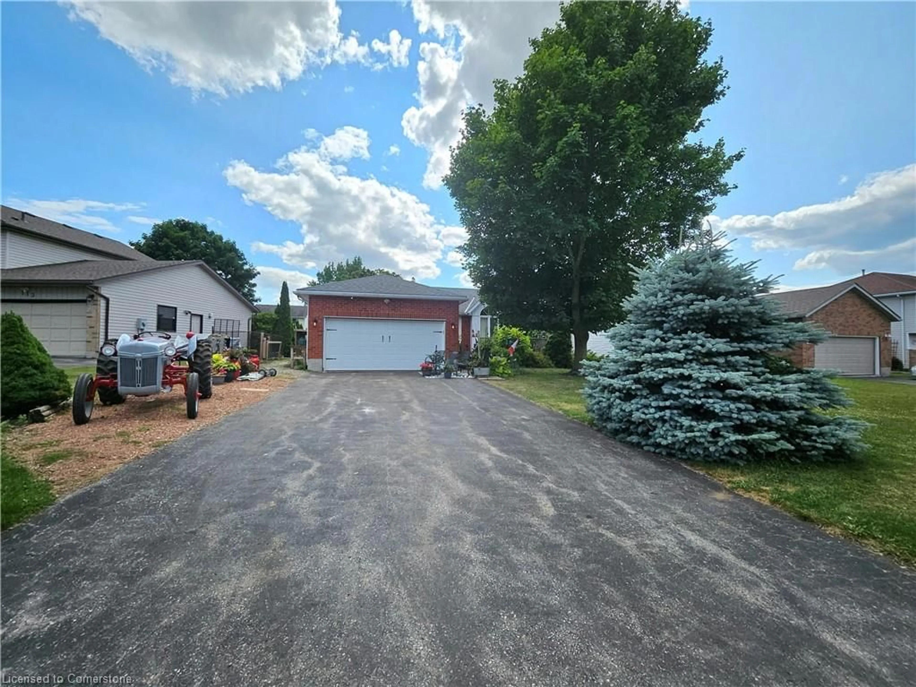 A pic from outside/outdoor area/front of a property/back of a property/a pic from drone, street for 115 Miller Cres, Palmerston Ontario N0G 2P0