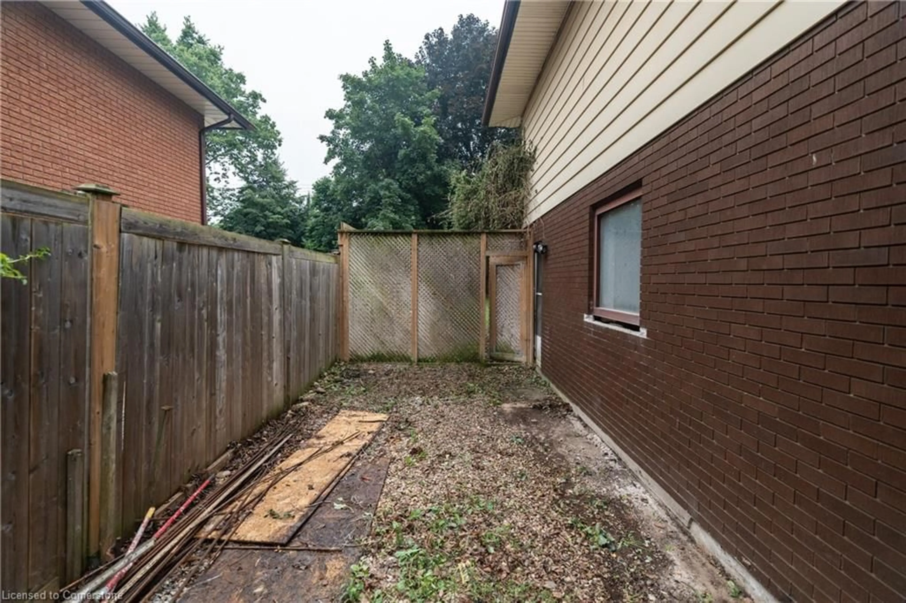 Patio, street for 357 Blair Rd, Cambridge Ontario N1S 2K3