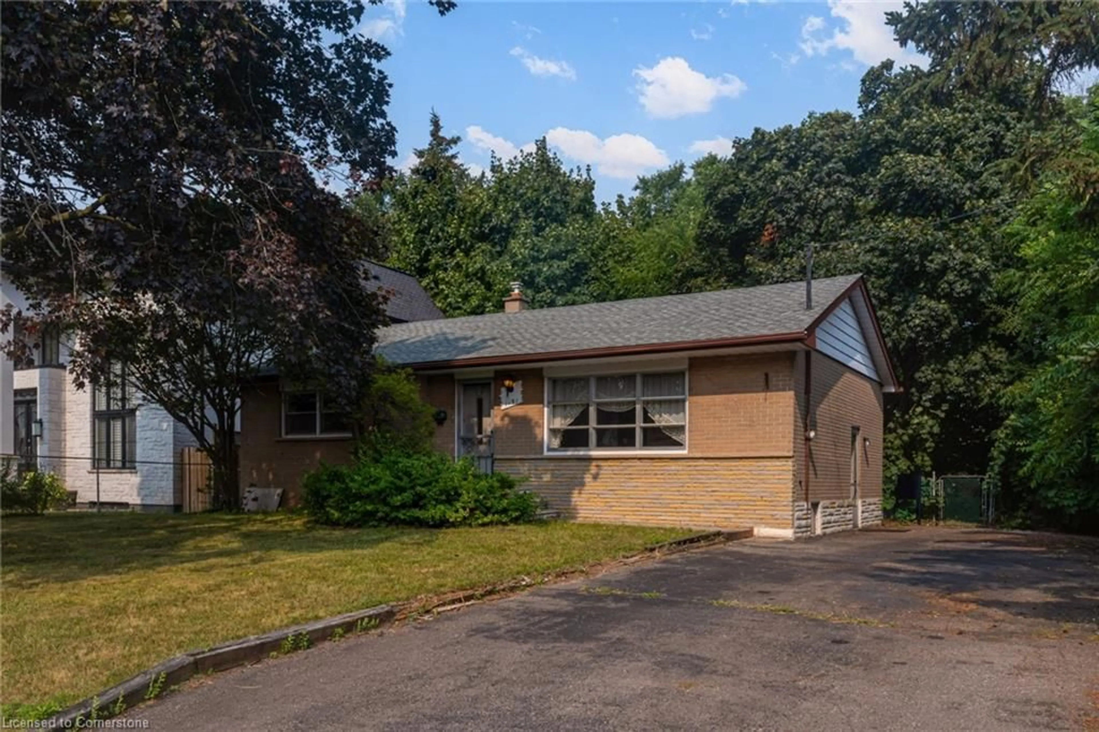 Home with vinyl exterior material, street for 1191 Pinegrove Rd, Oakville Ontario L6L 2W8