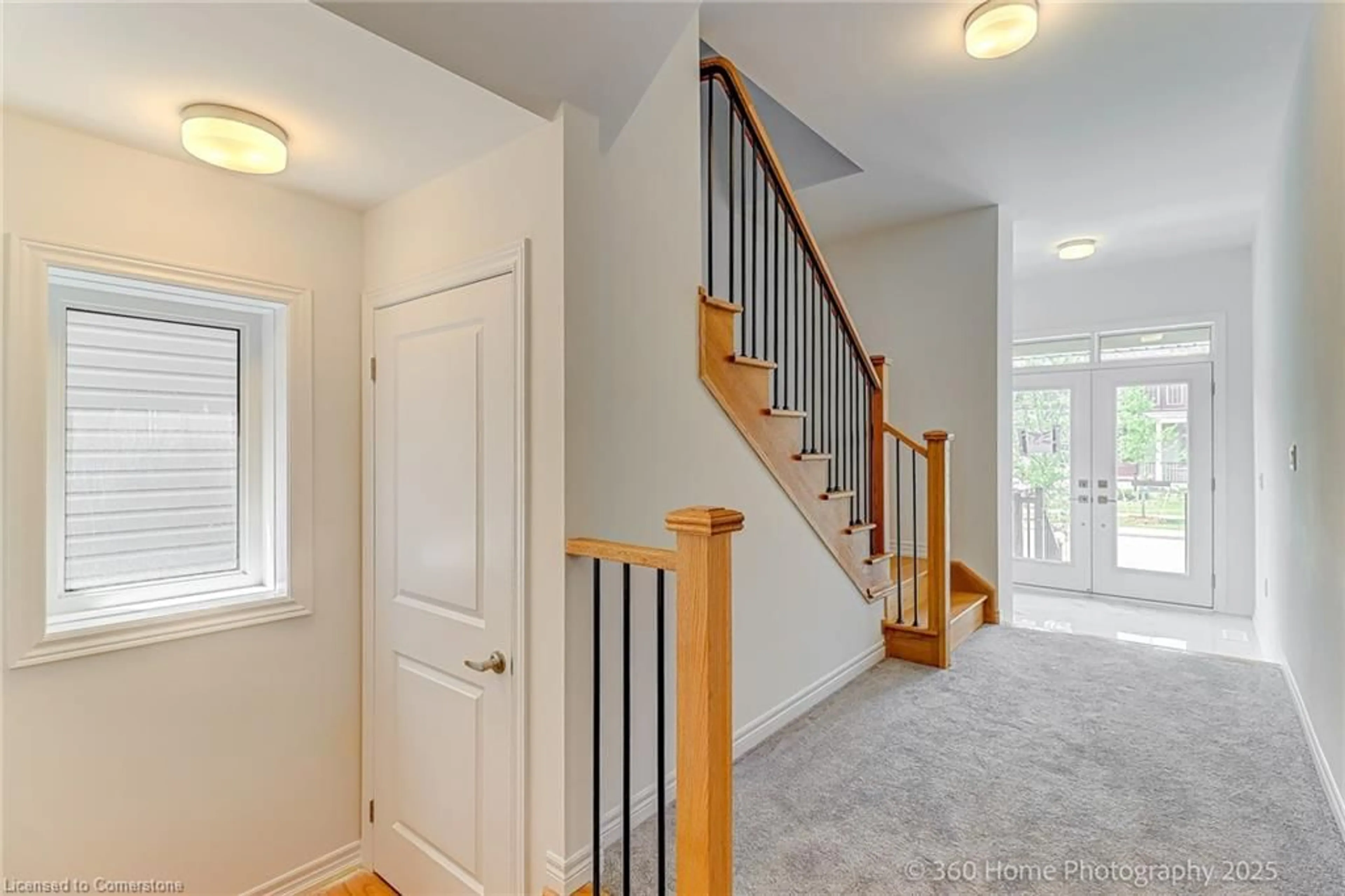 Indoor entryway for 159 Rea Dr, Fergus Ontario N1M 0J8
