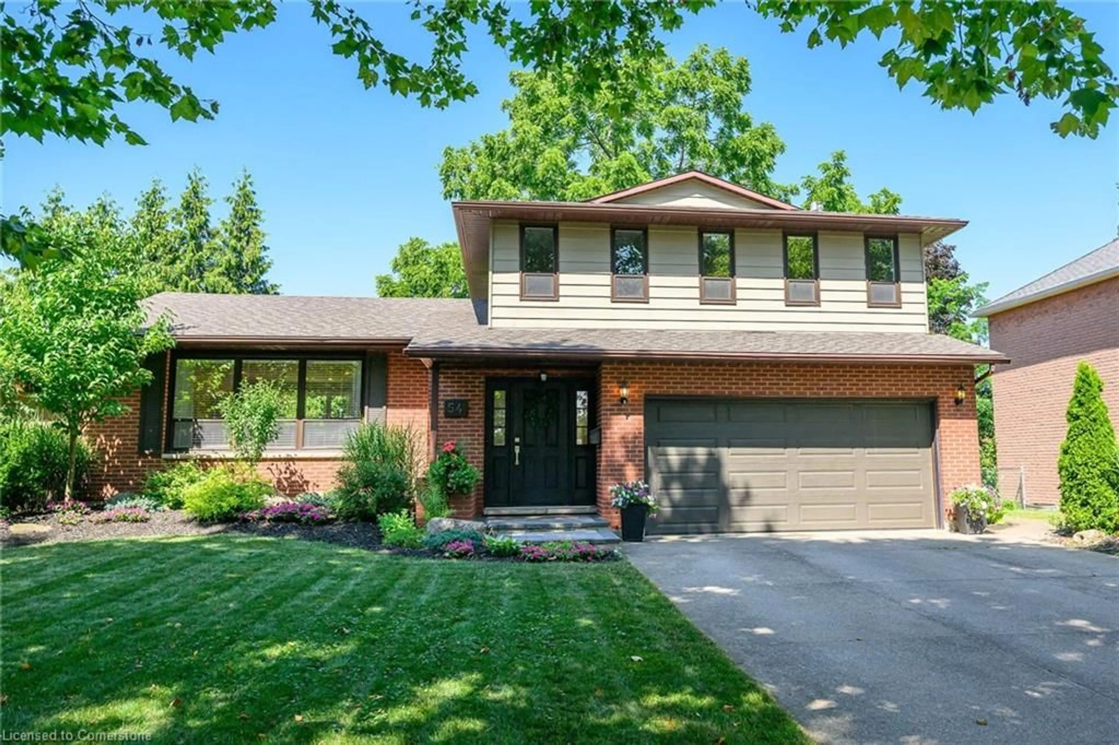 Home with brick exterior material, street for 54 Driftwood Crt, Grimsby Ontario L3M 4Y1