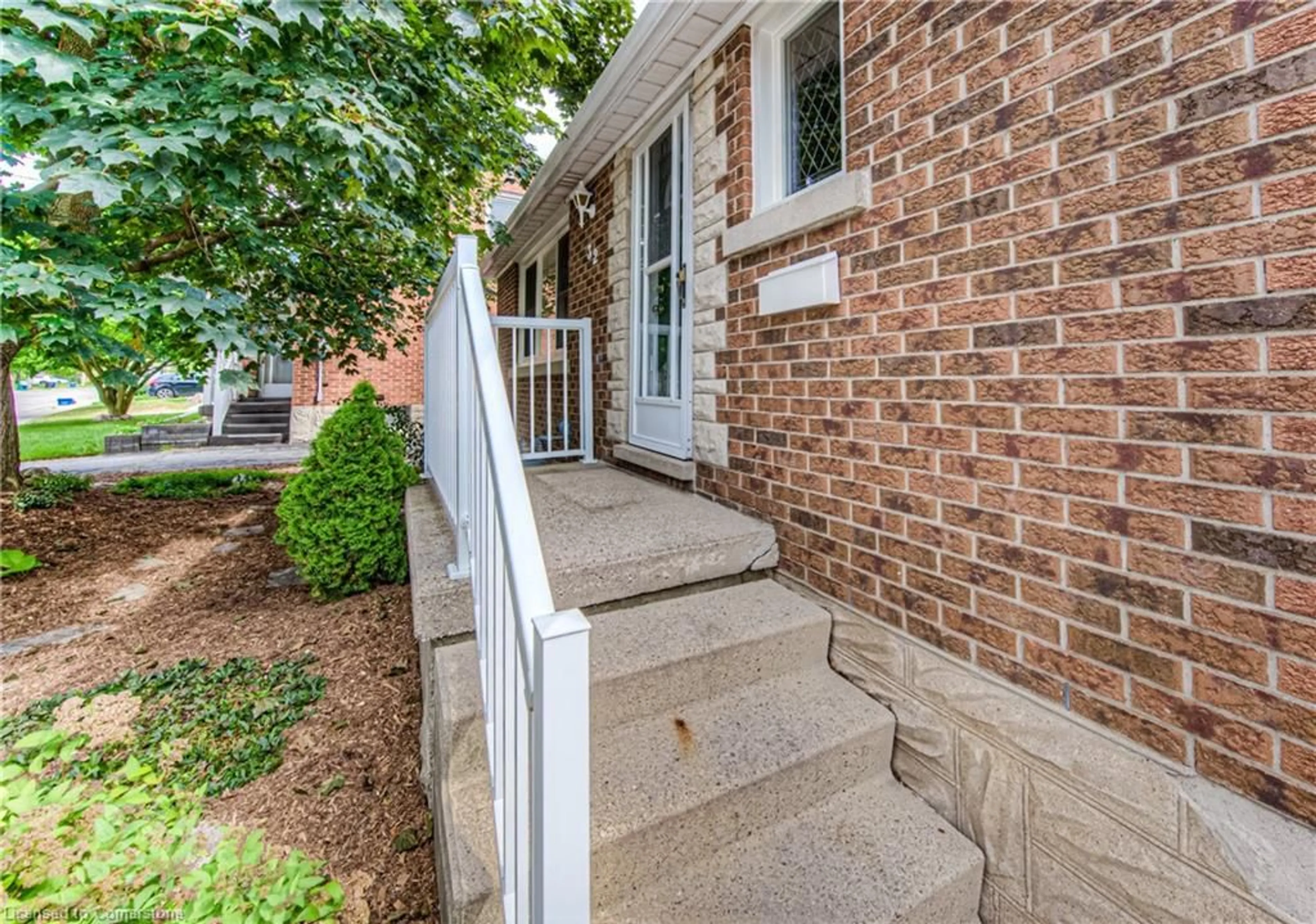 Unknown for 32 Ellis Ave, Kitchener Ontario N2H 4G7