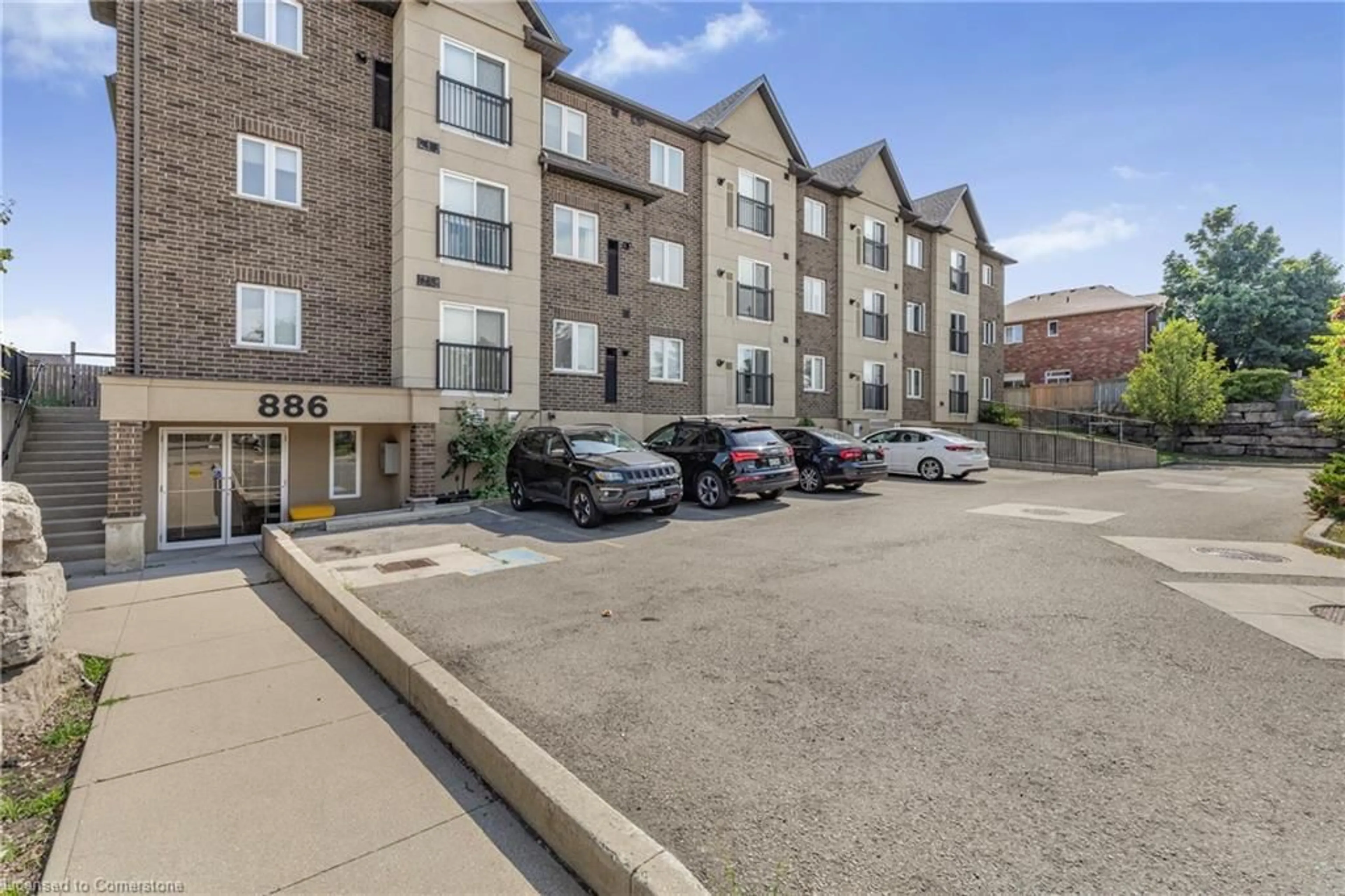 Patio, street for 886 Golf Links Rd #108, Ancaster Ontario L9K 1J8
