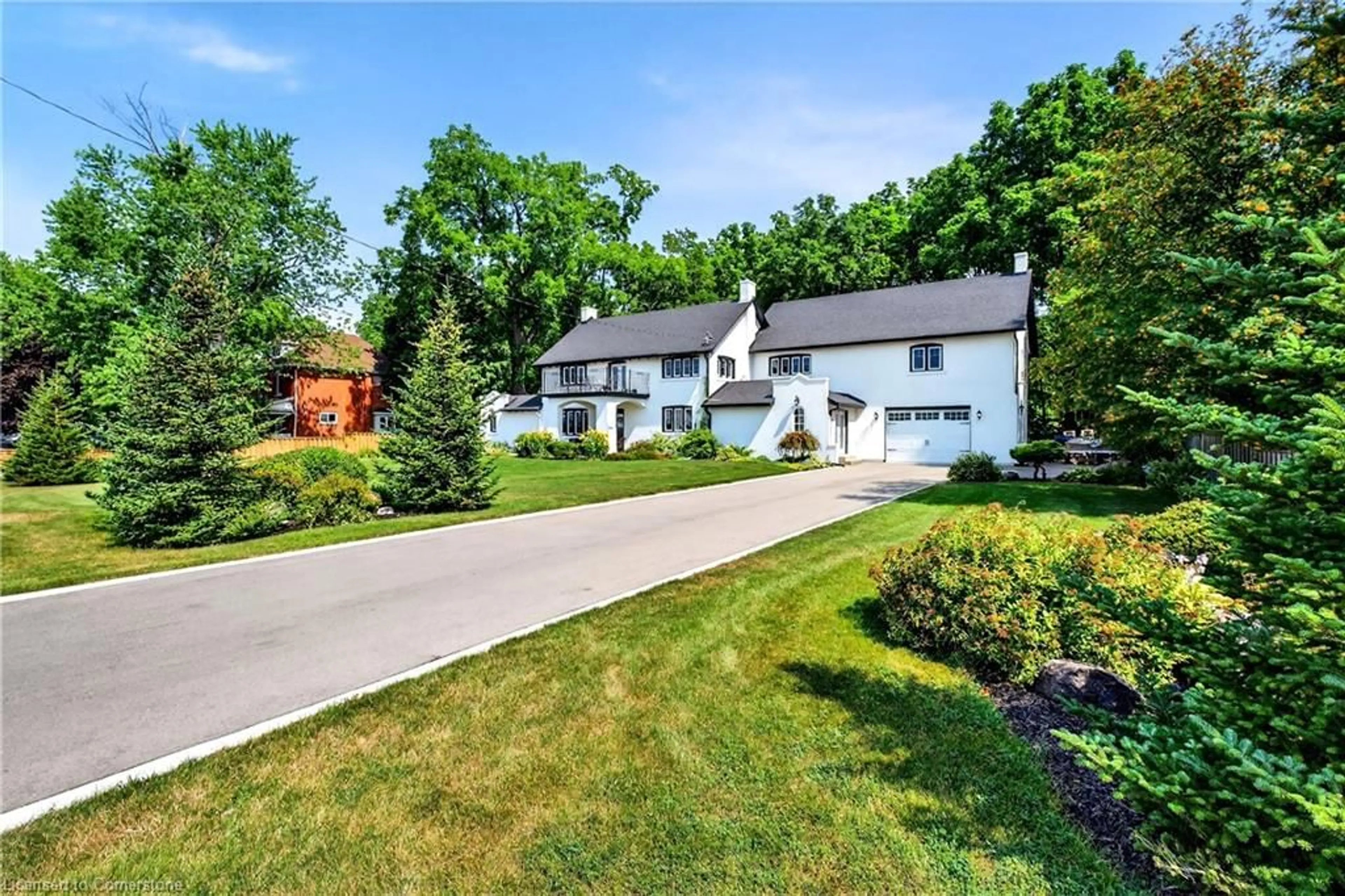 A pic from outside/outdoor area/front of a property/back of a property/a pic from drone, street for 138 Caithness St, Caledonia Ontario N3W 1C2
