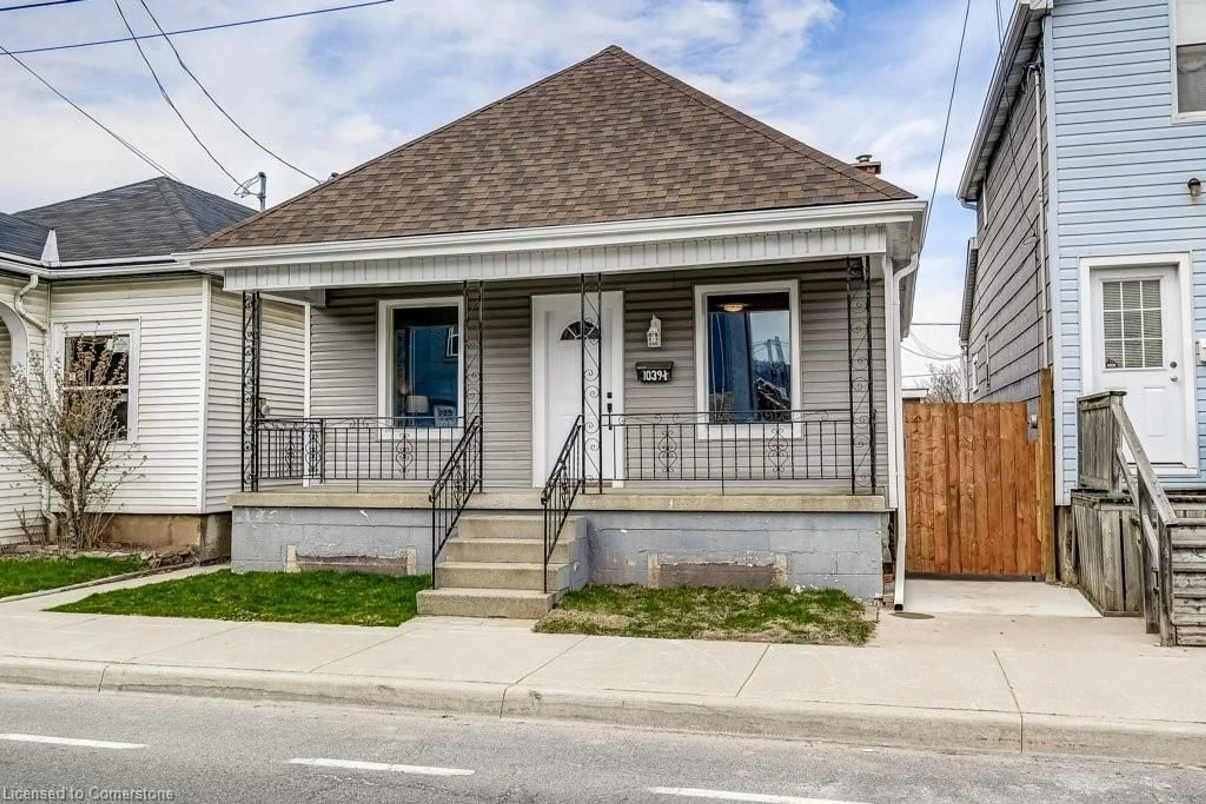 Unknown for 1039 1/2 Cannon St, Hamilton Ontario L8L 2H4