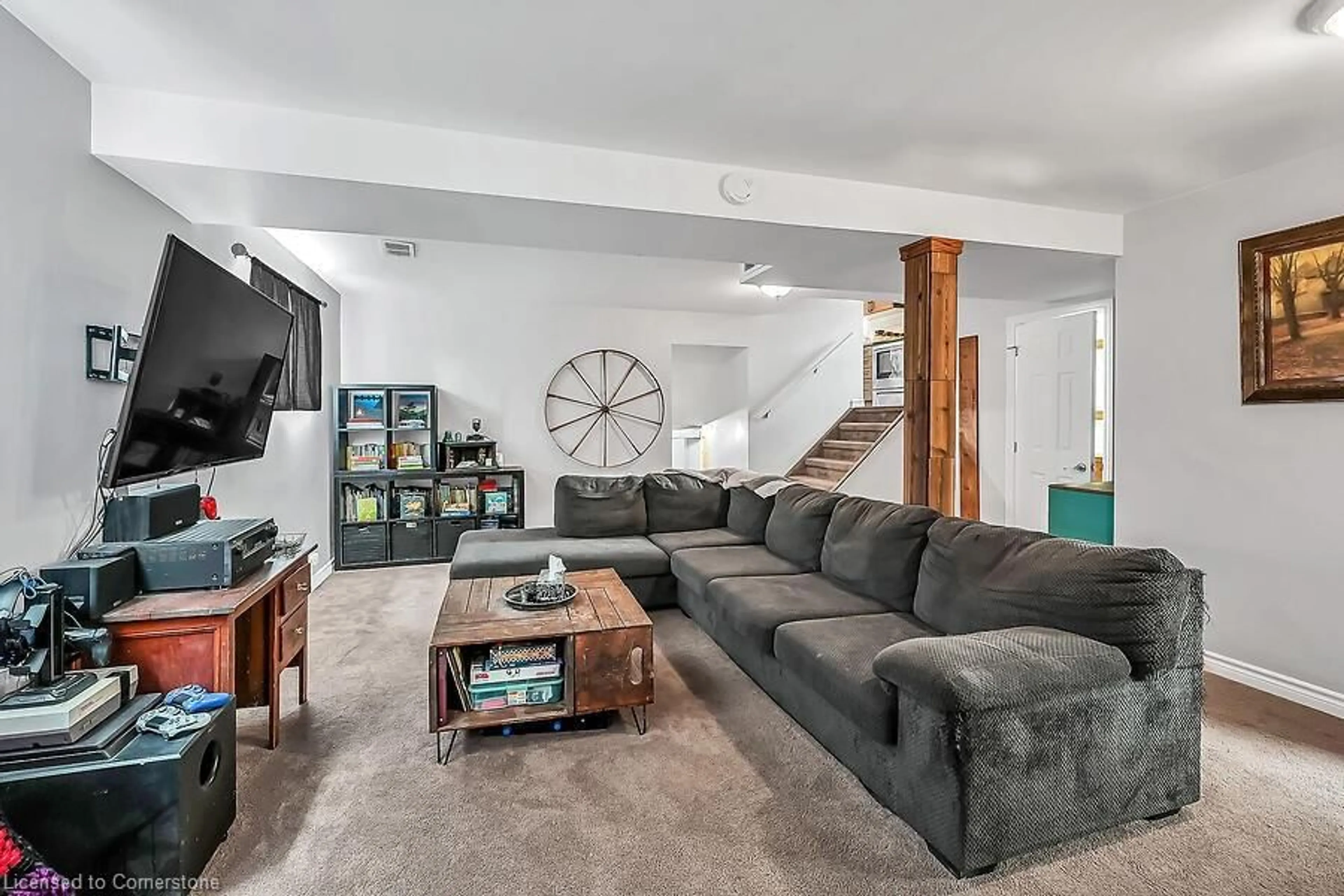 Living room with furniture, unknown for 44 Ravine Cres, Townsend Ontario N0A 1S0