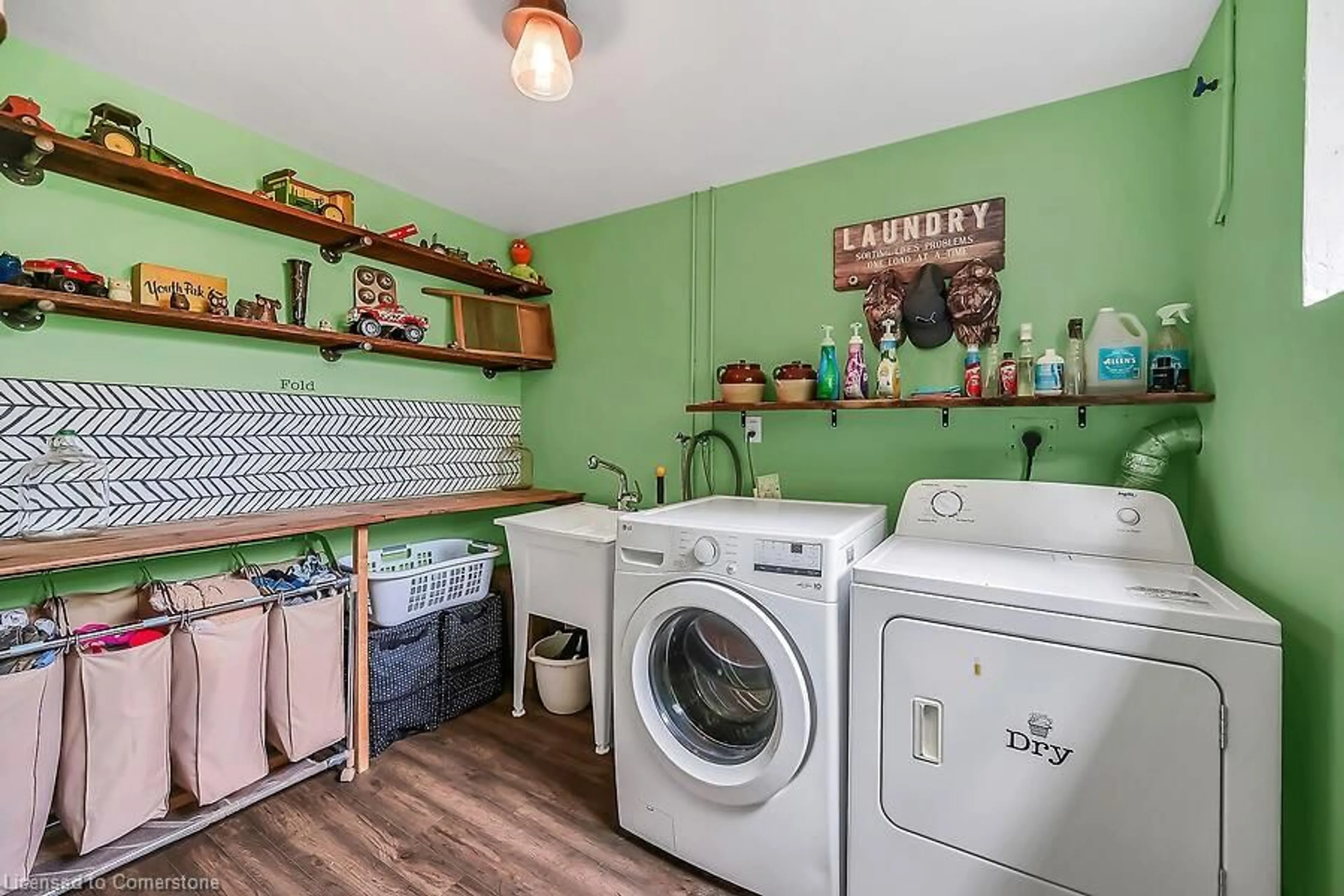 Laundry room for 44 Ravine Cres, Townsend Ontario N0A 1S0