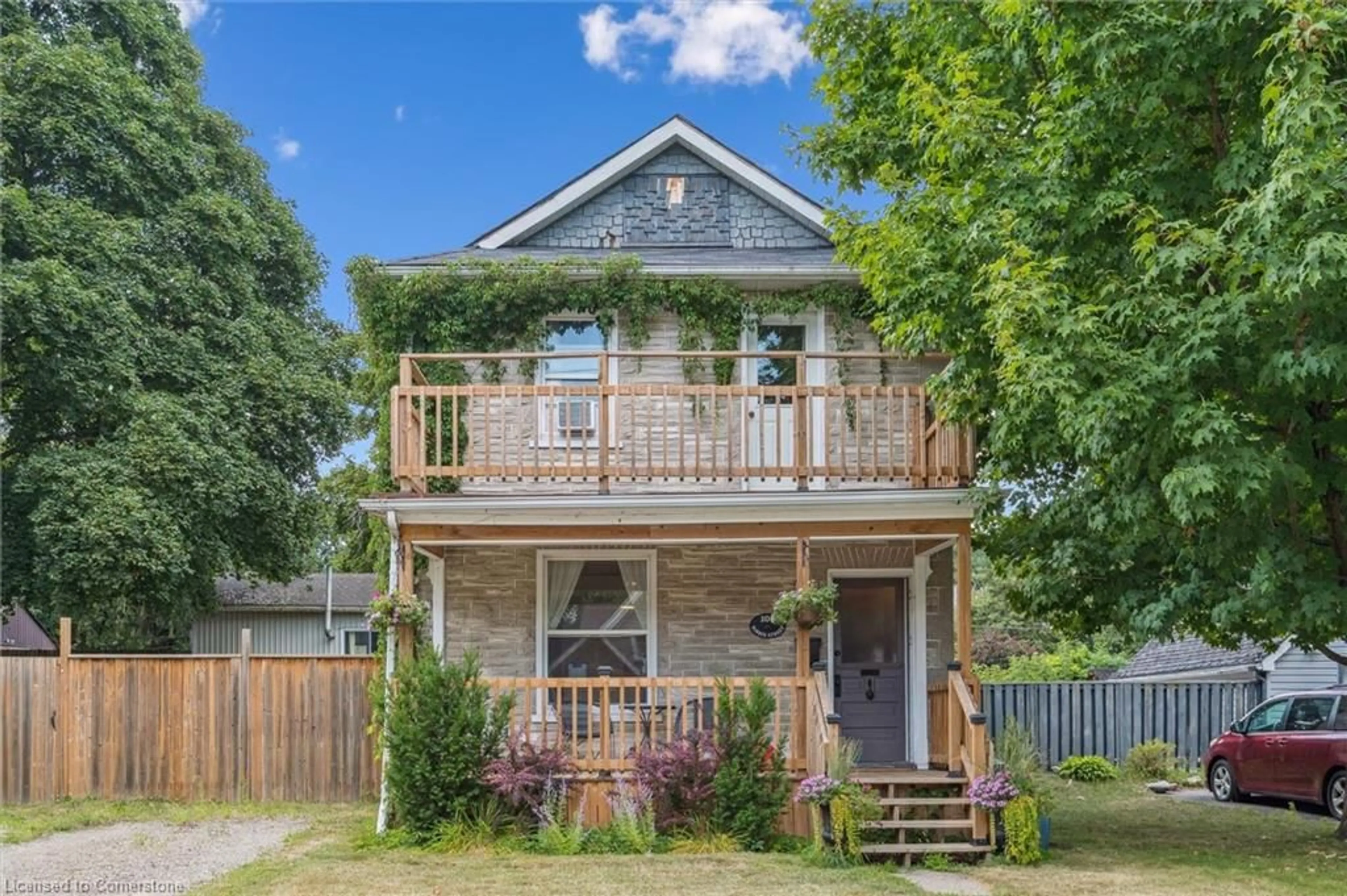 Unknown for 100 Barrie St, Cambridge Ontario N1S 3A9