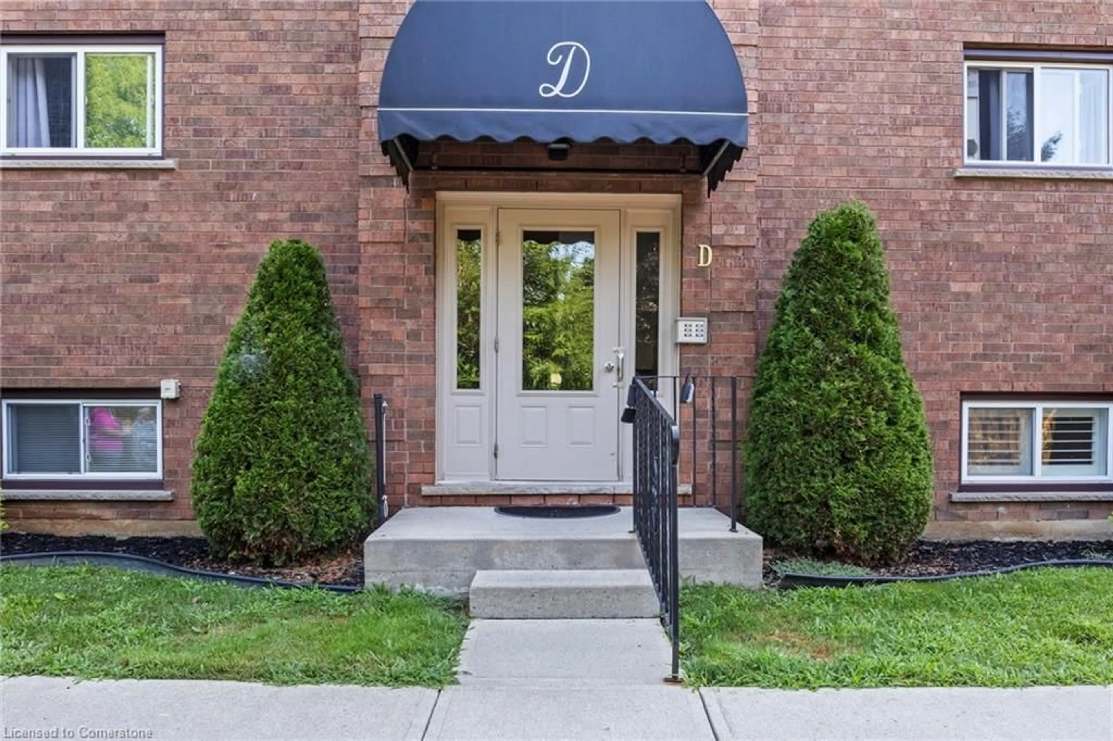 Indoor entryway for 213 Sydenham St #102D, Brantford Ontario N3R 3Z6