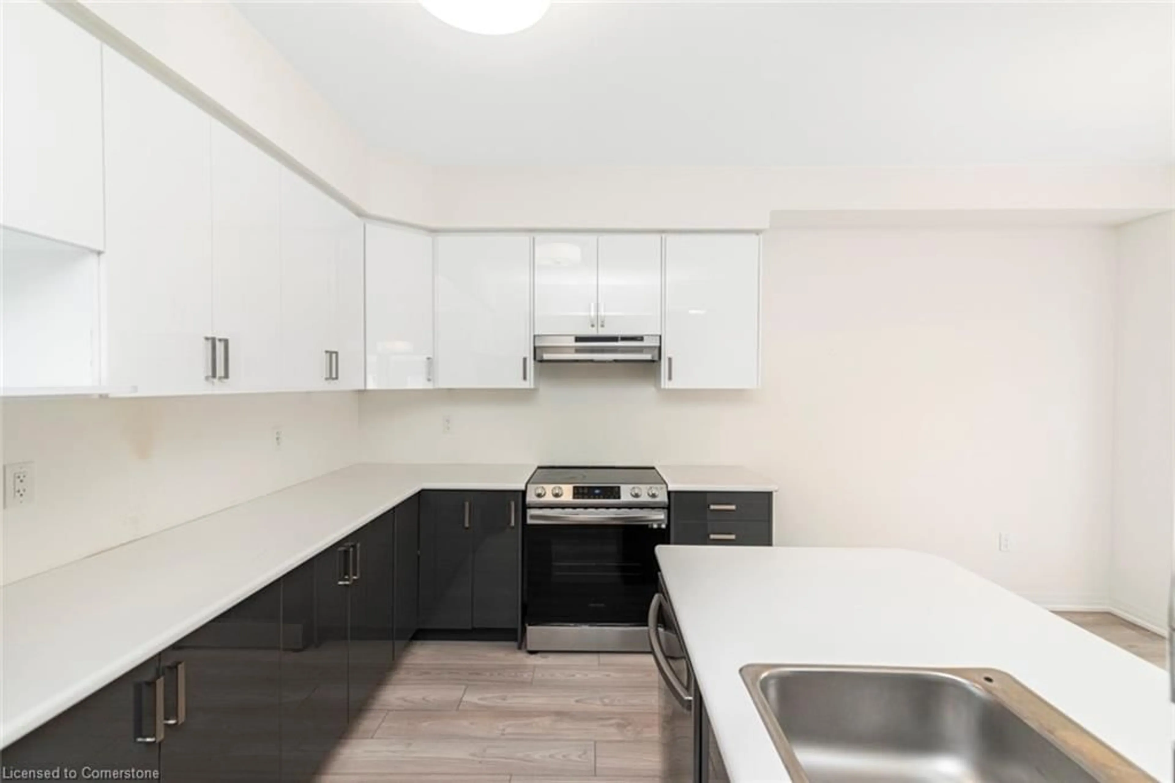 Standard kitchen, unknown for 10 Ingalls Ave, Brantford Ontario N3V 0B2