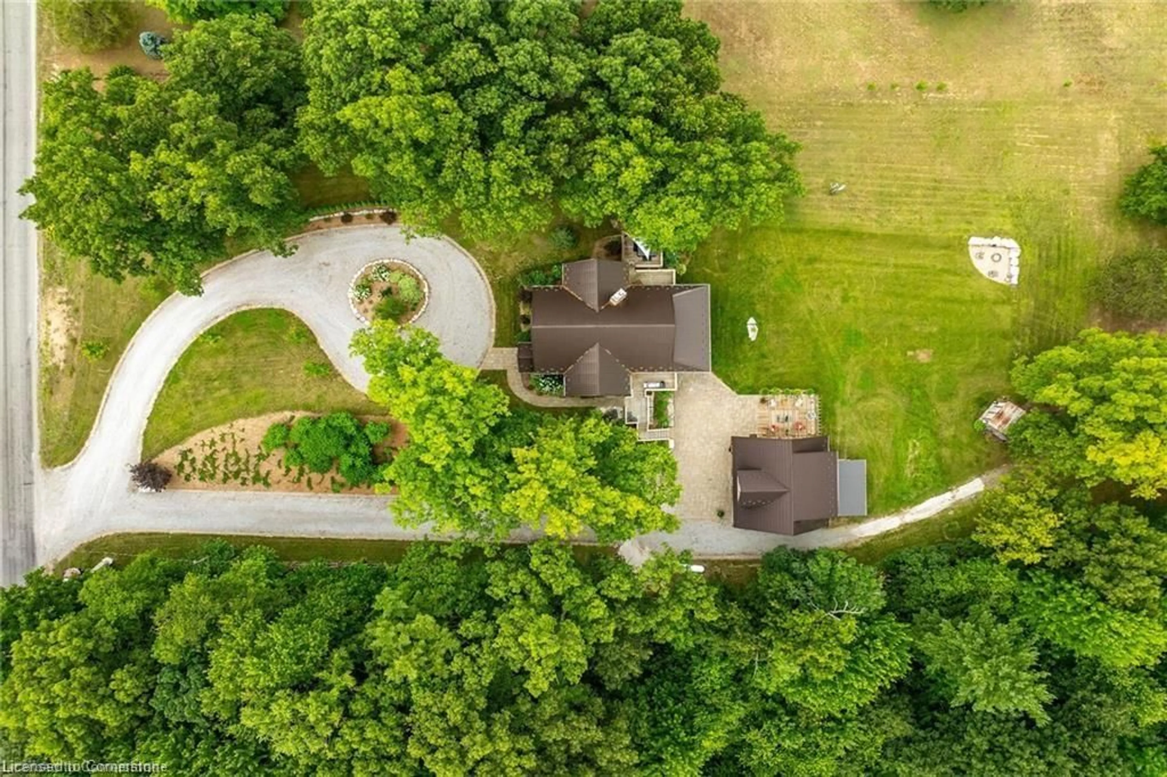 A pic from outside/outdoor area/front of a property/back of a property/a pic from drone, unknown for 971 Char'ville Rd 10 Rd, Simcoe Ontario N3Y 4J9