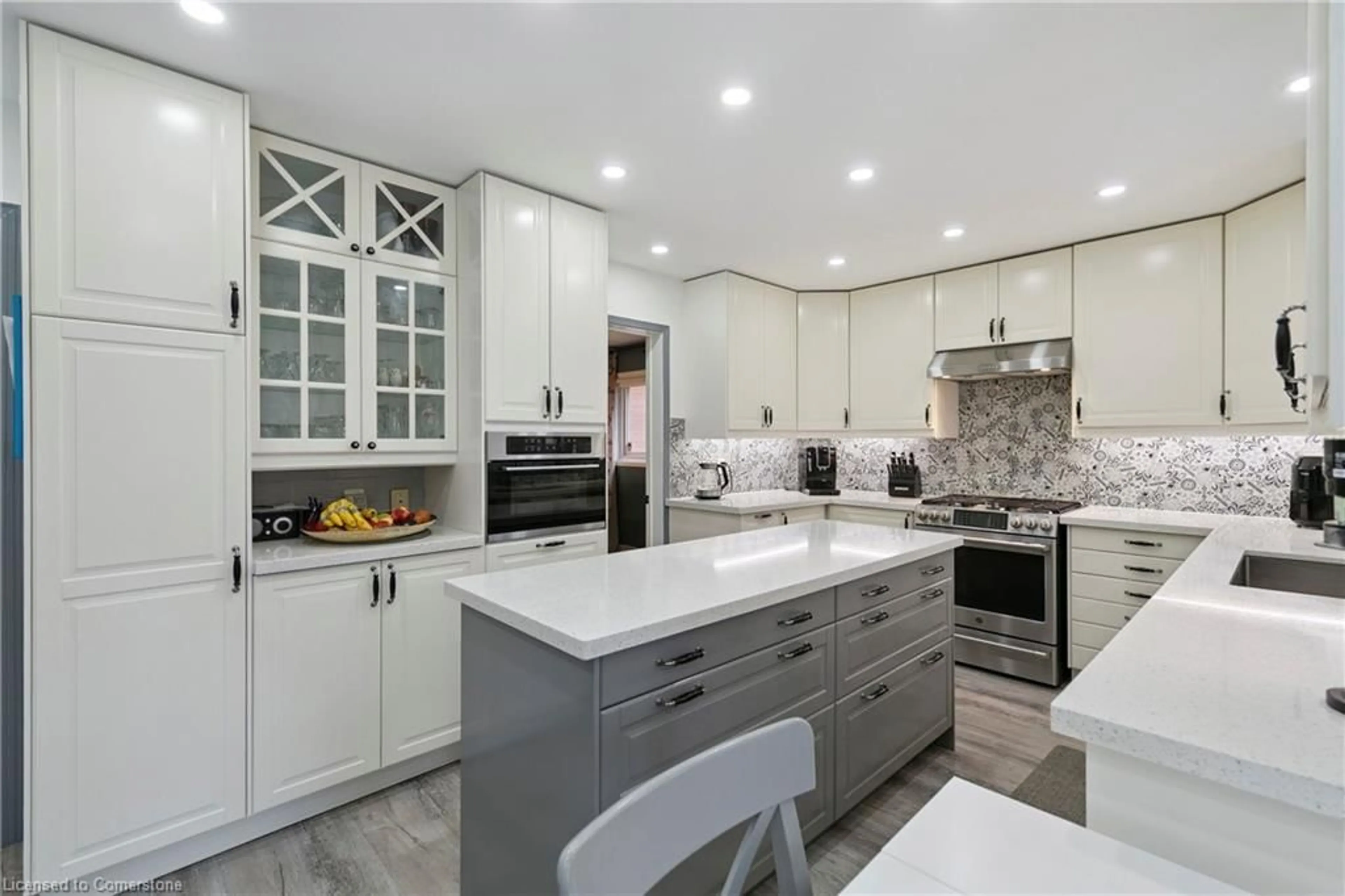 Contemporary kitchen, ceramic/tile floor for 3523 Pintail Cir, Mississauga Ontario L5N 6C8