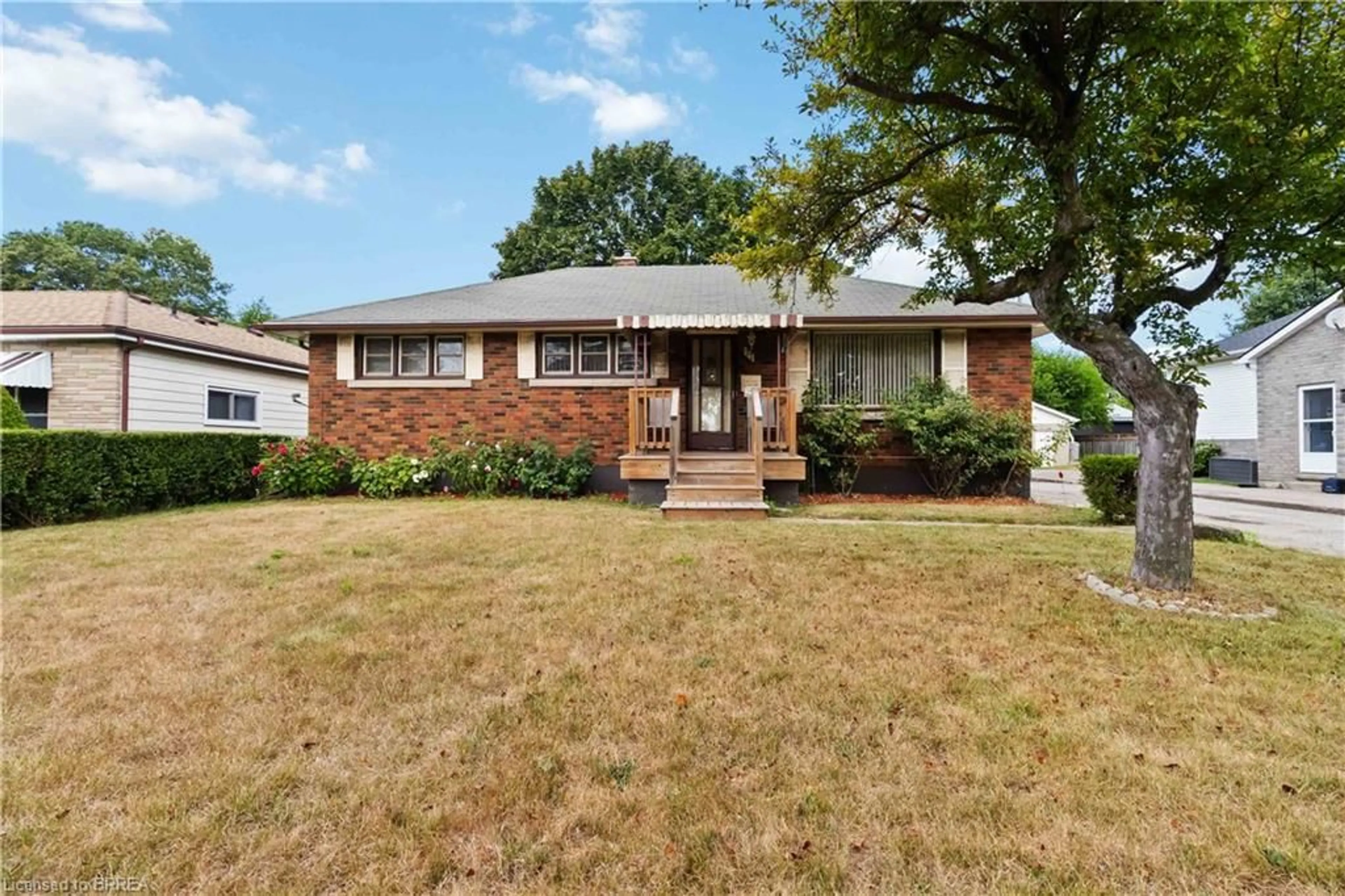 Home with brick exterior material, street for 77 Evelyn St, Brantford Ontario N3R 3H2
