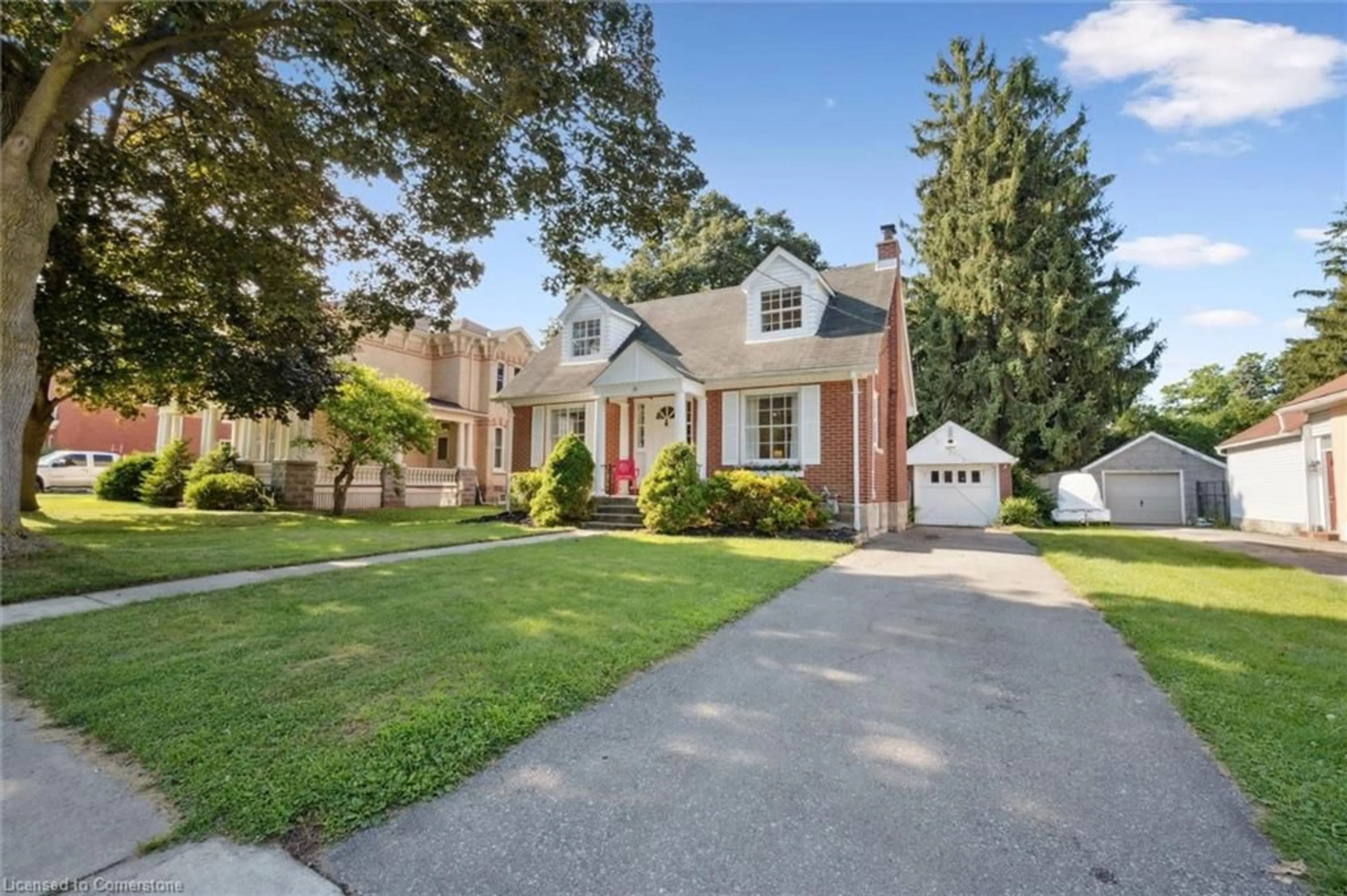 Home with brick exterior material, street for 29 Pollock Ave, Cambridge Ontario N1R 2A9