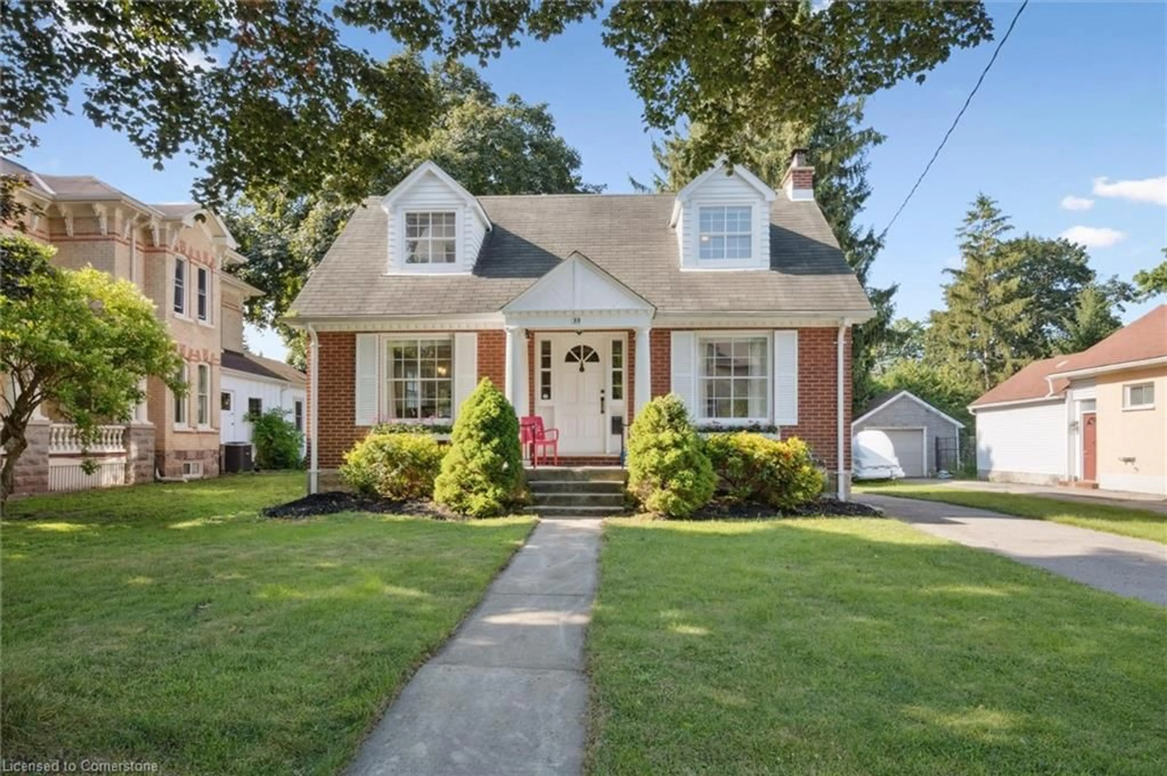 Home with brick exterior material, street for 29 Pollock Ave, Cambridge Ontario N1R 2A9