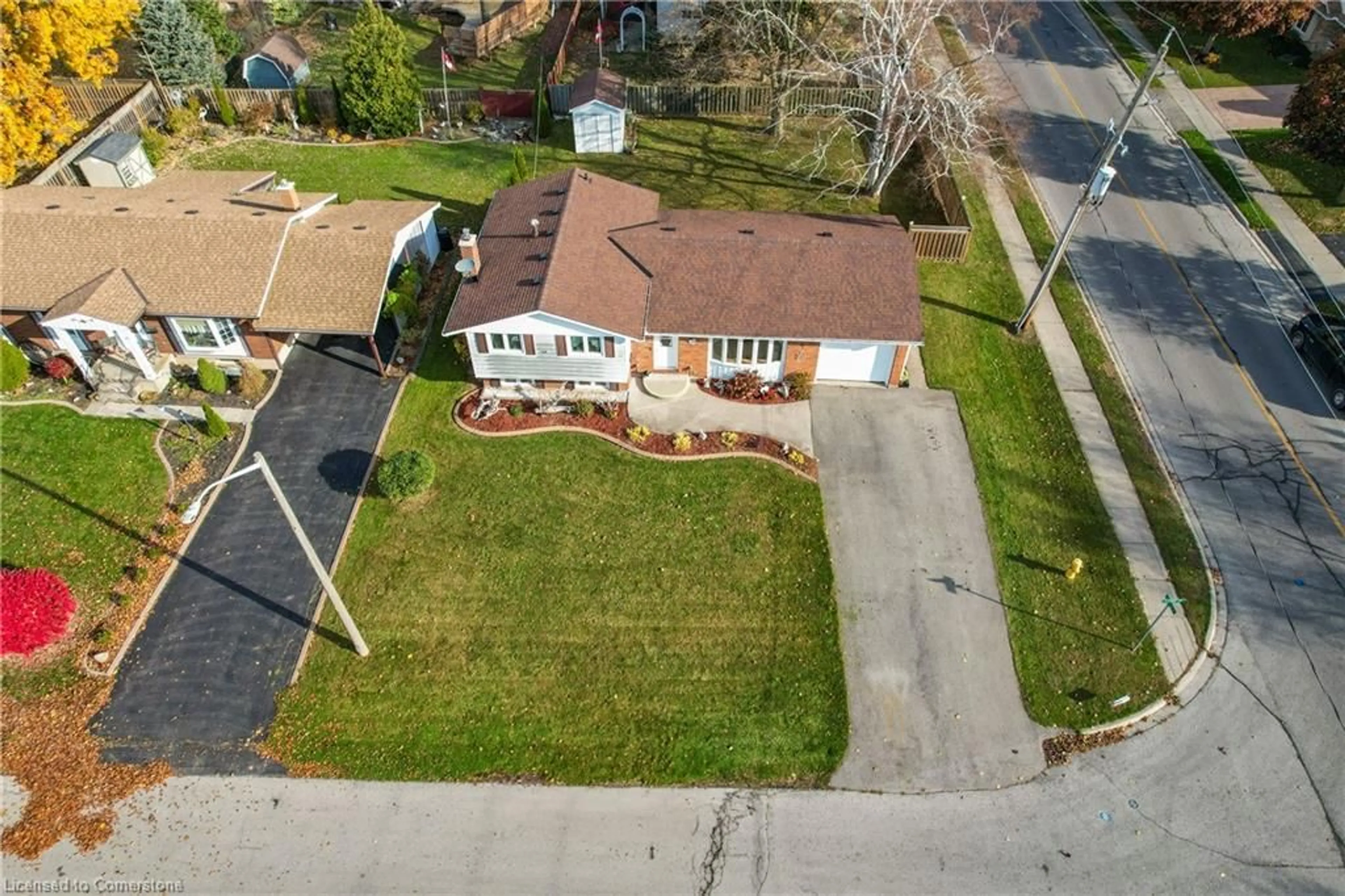 A pic from outside/outdoor area/front of a property/back of a property/a pic from drone, street for 173 Cleary Ave, Dunnville Ontario N1A 1A2