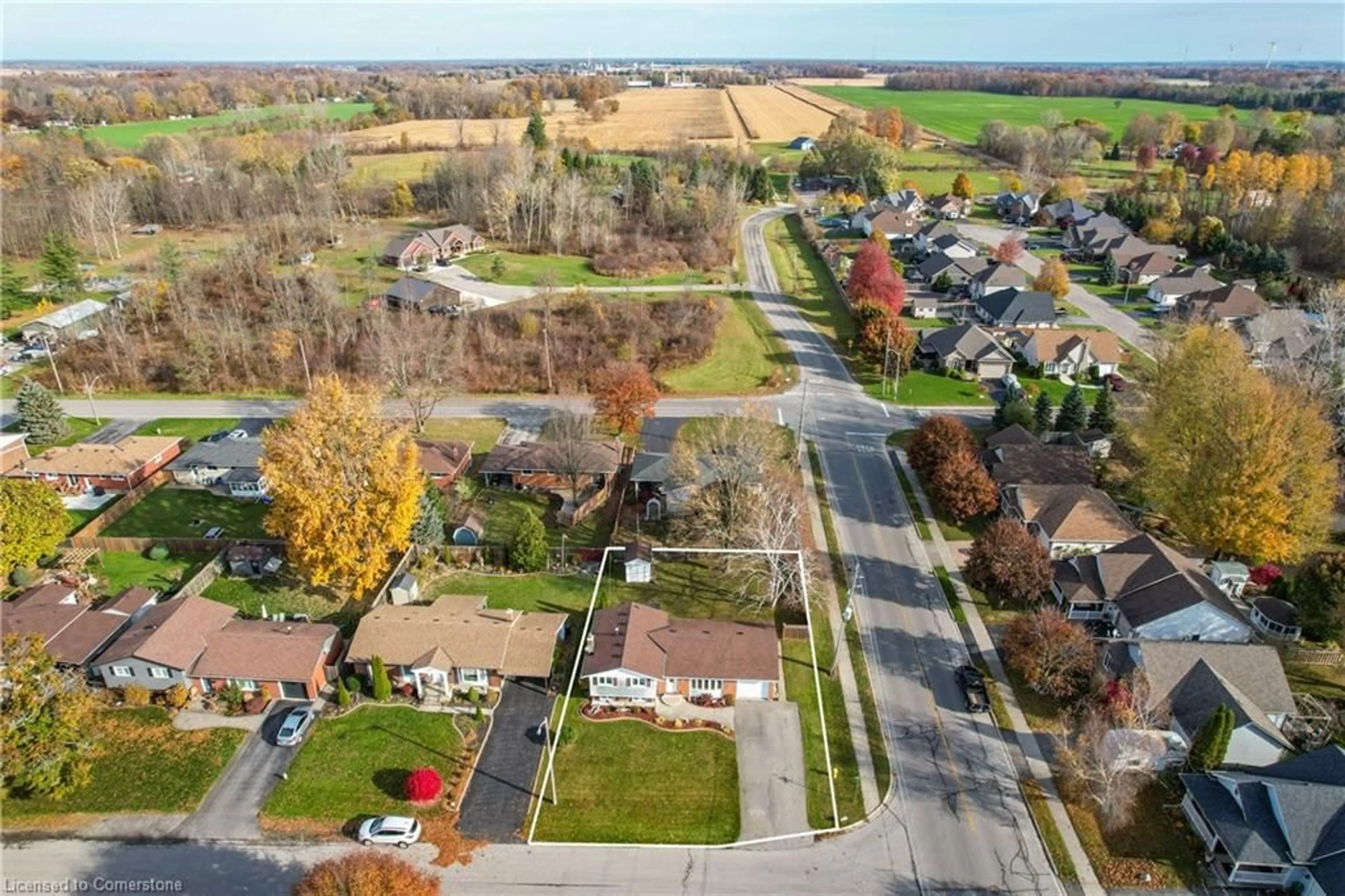 A pic from outside/outdoor area/front of a property/back of a property/a pic from drone, street for 173 Cleary Ave, Dunnville Ontario N1A 1A2