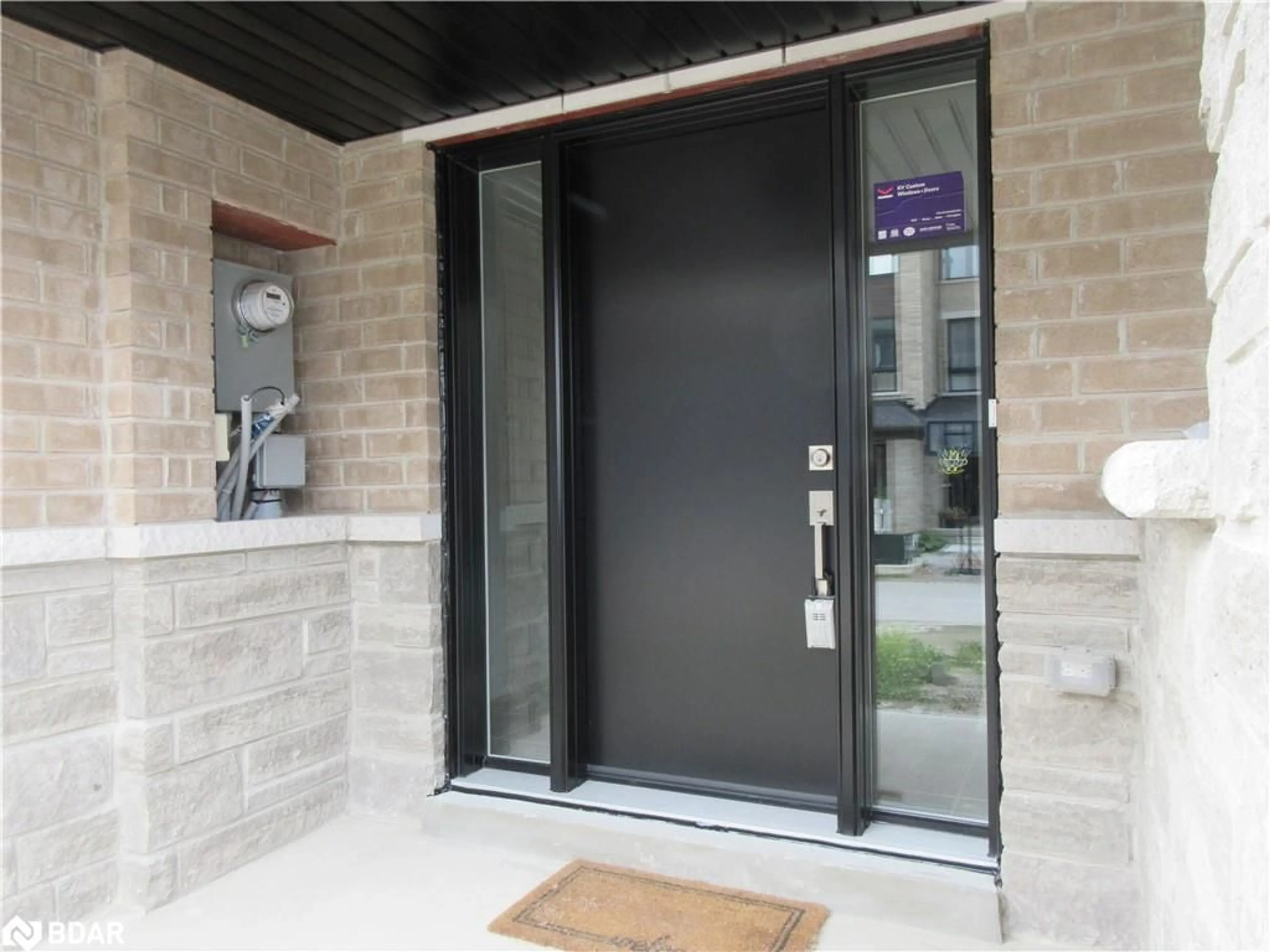 Indoor entryway for 44 Red Maple Lane Lane, Barrie Ontario L9J 0N7