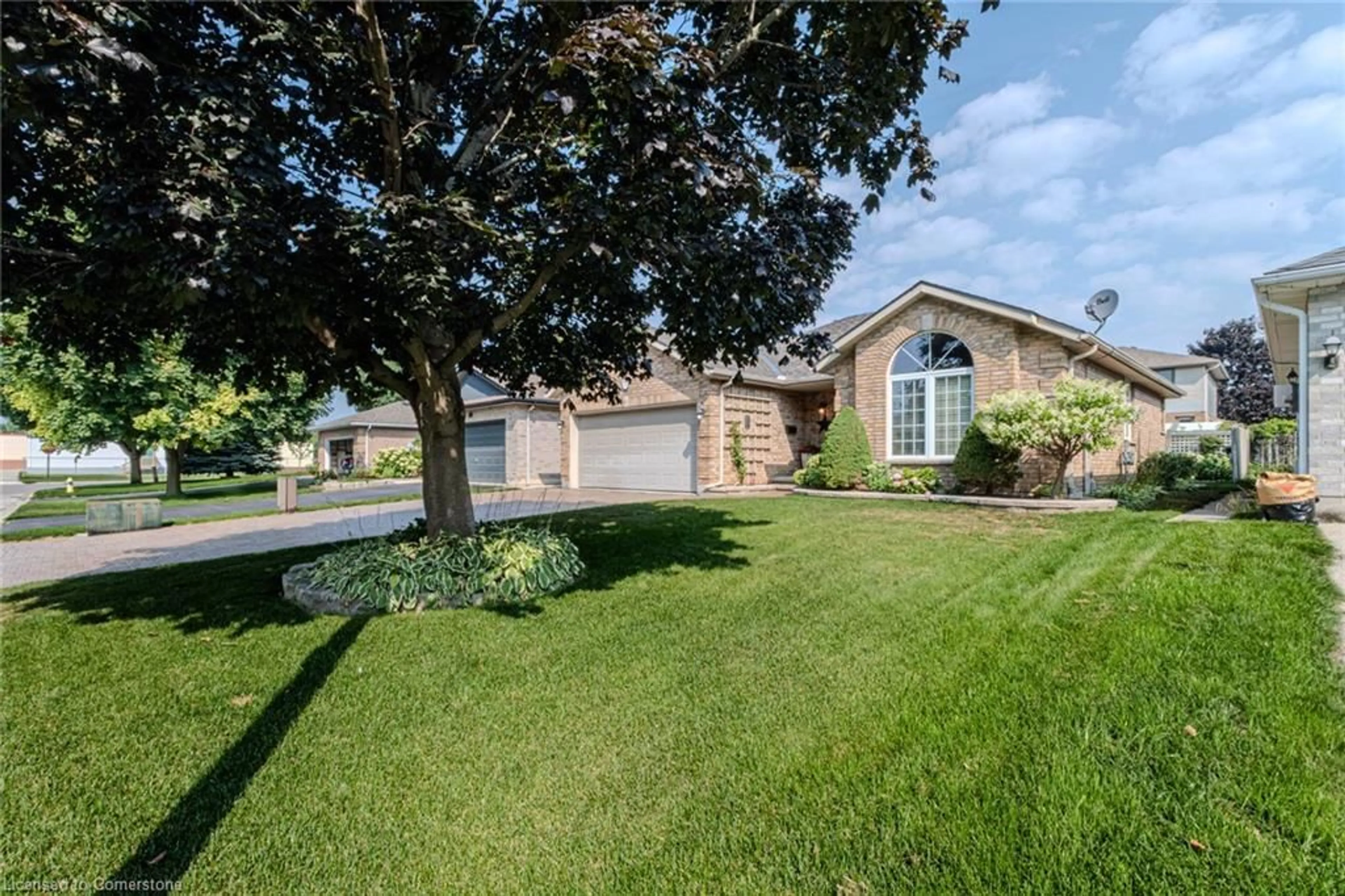 A pic from outside/outdoor area/front of a property/back of a property/a pic from drone, street for 5 Johnson Cres, Simcoe Ontario N3Y 5K9
