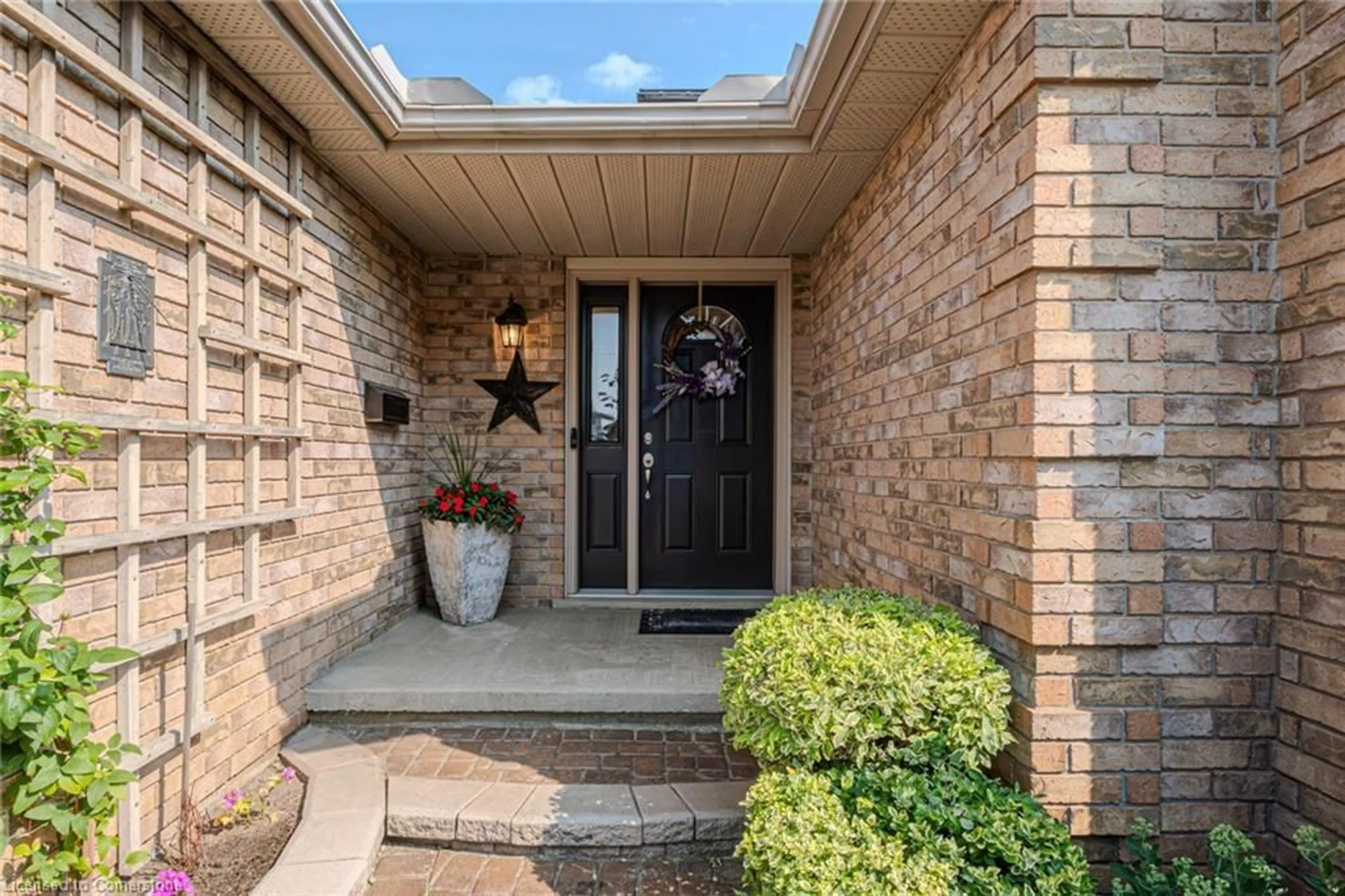 Indoor entryway for 5 Johnson Cres, Simcoe Ontario N3Y 5K9