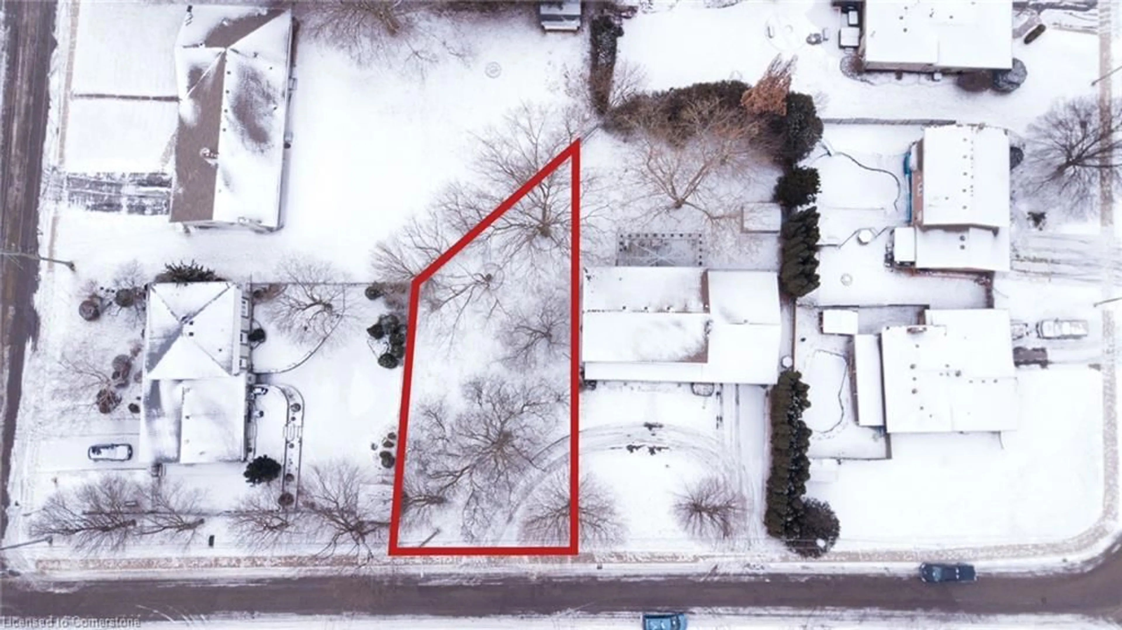 A pic from outside/outdoor area/front of a property/back of a property/a pic from drone, street for 116 Duncombe Rd, Waterford Ontario N0E 1Y0
