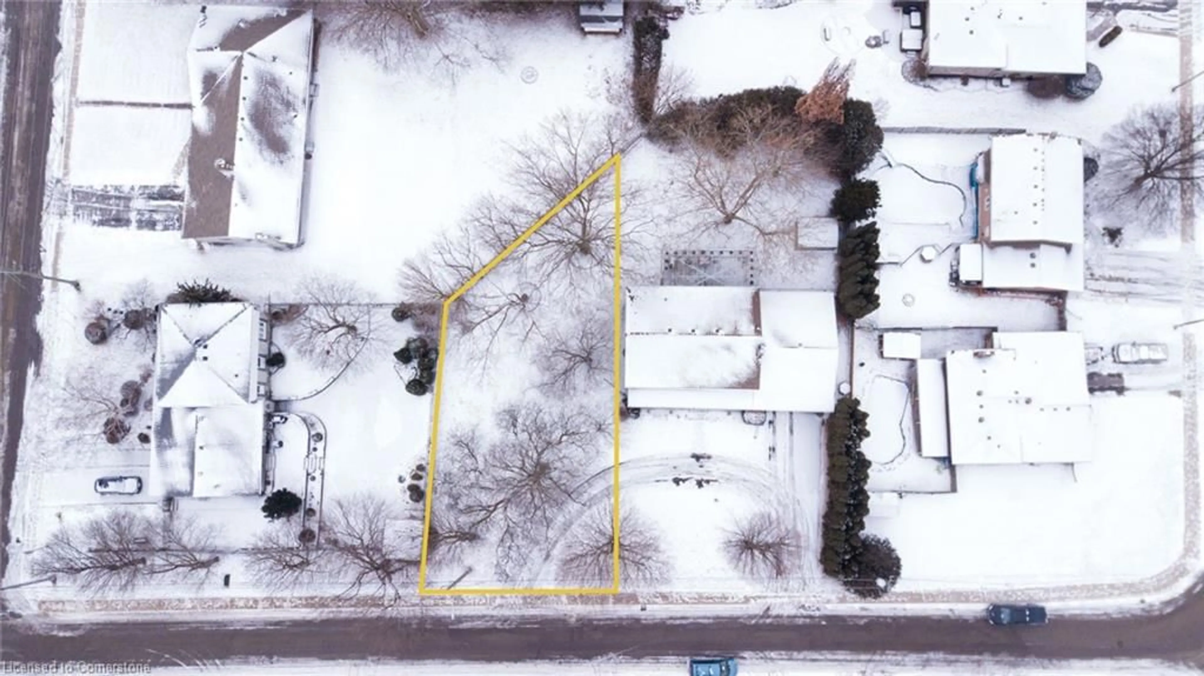 A pic from outside/outdoor area/front of a property/back of a property/a pic from drone, building for 116 Duncombe Rd, Waterford Ontario N0E 1Y0