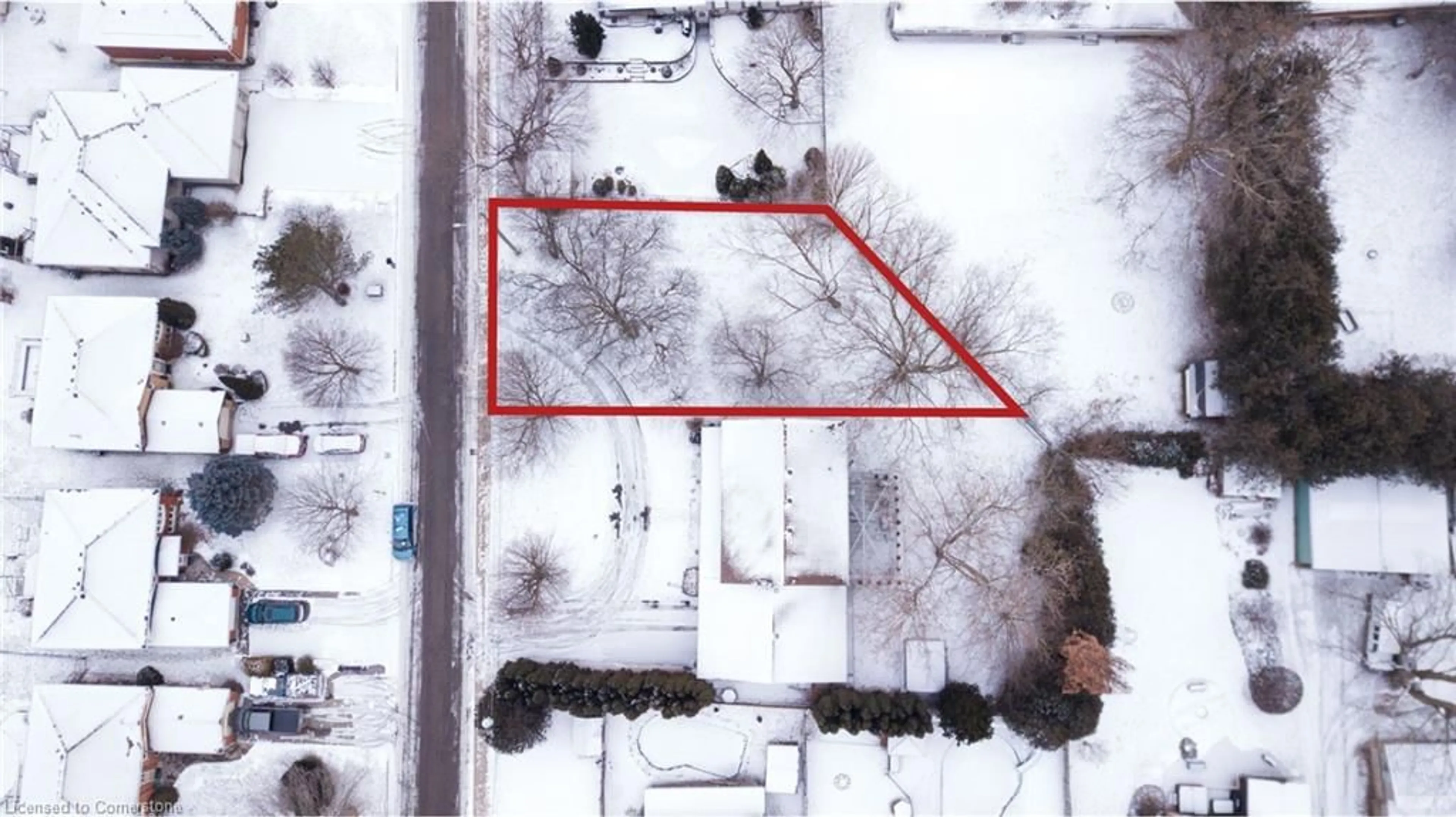 A pic from outside/outdoor area/front of a property/back of a property/a pic from drone, building for 116 Duncombe Rd, Waterford Ontario N0E 1Y0