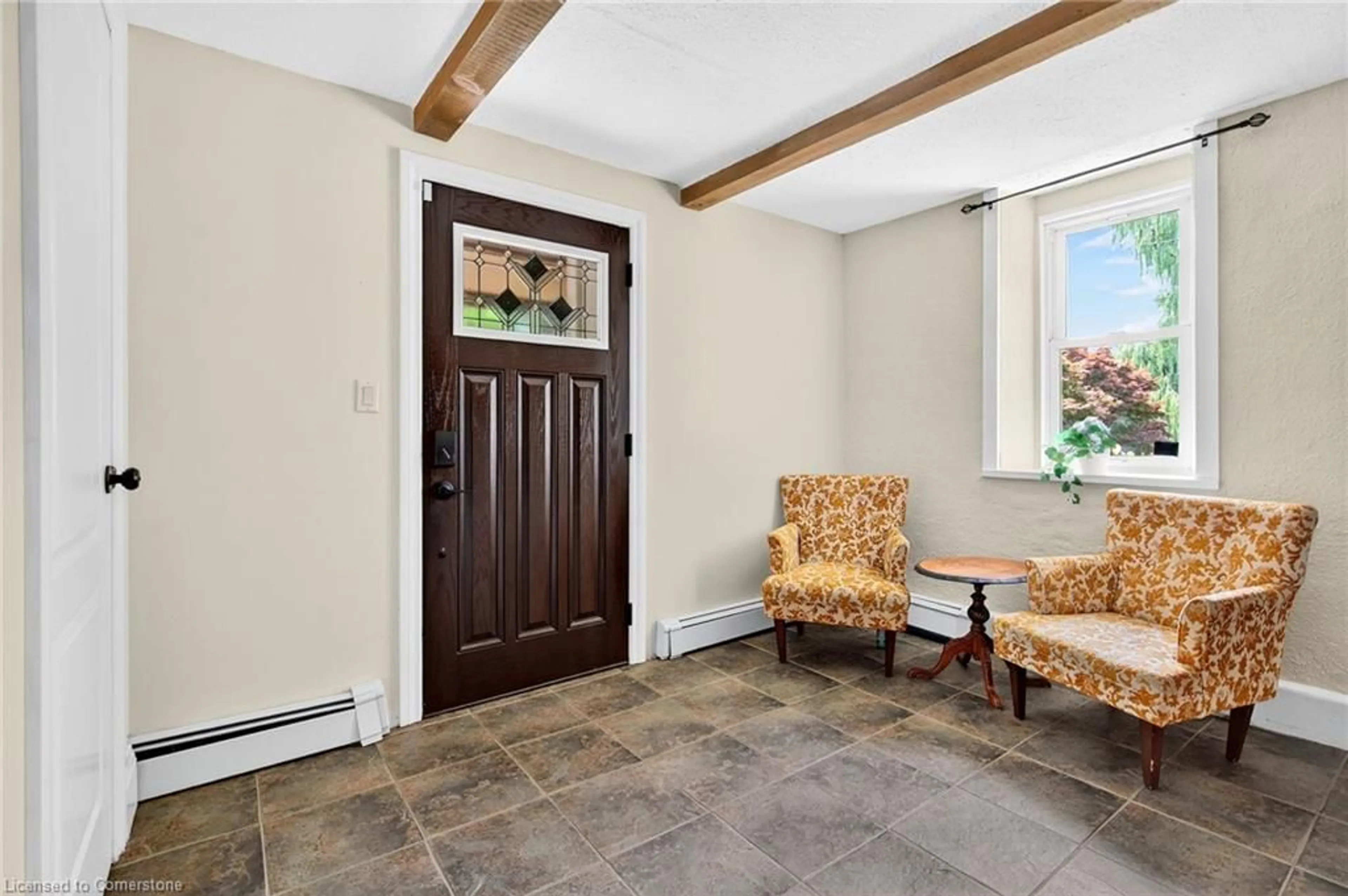 Indoor entryway for 1786 York Rd, Niagara-on-the-Lake Ontario L0S 1J0