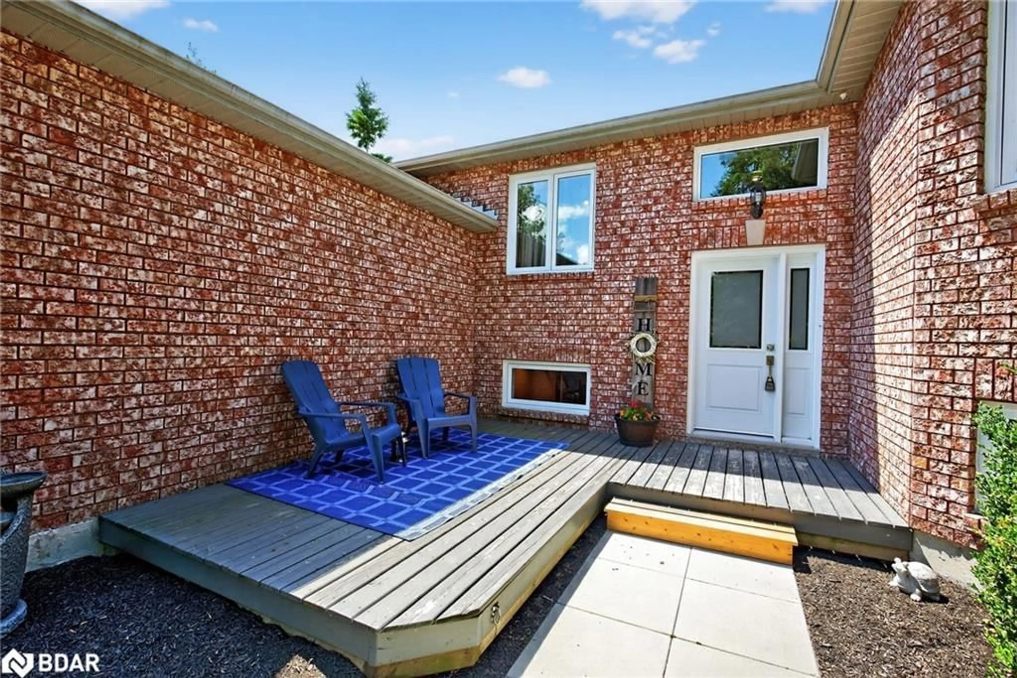 Patio, street for 2 Birchmount Cir, Wasaga Beach Ontario L9Z 1H8