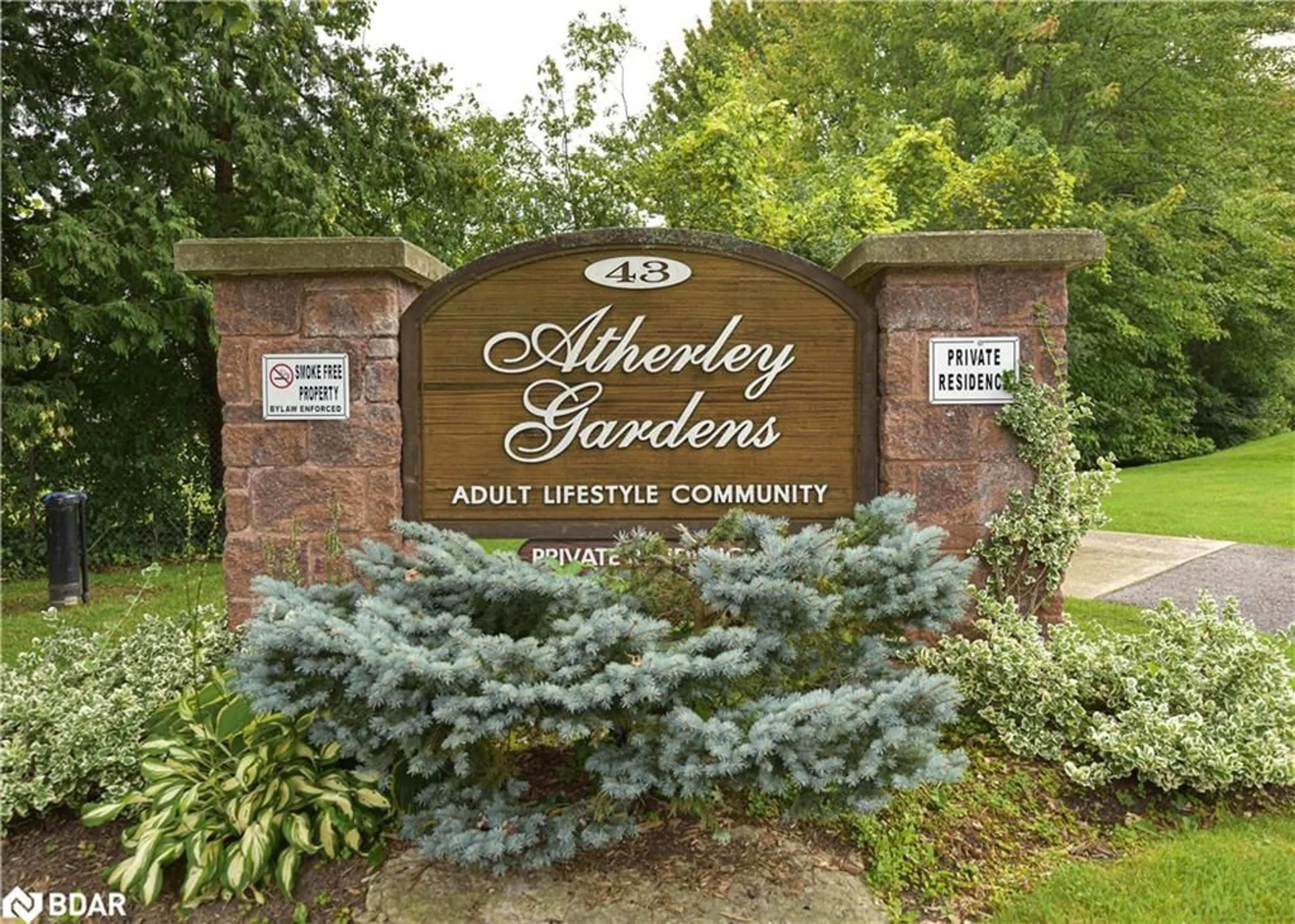 Indoor entryway for 43 Creighton St #204, Ramara Ontario L3V 1B1