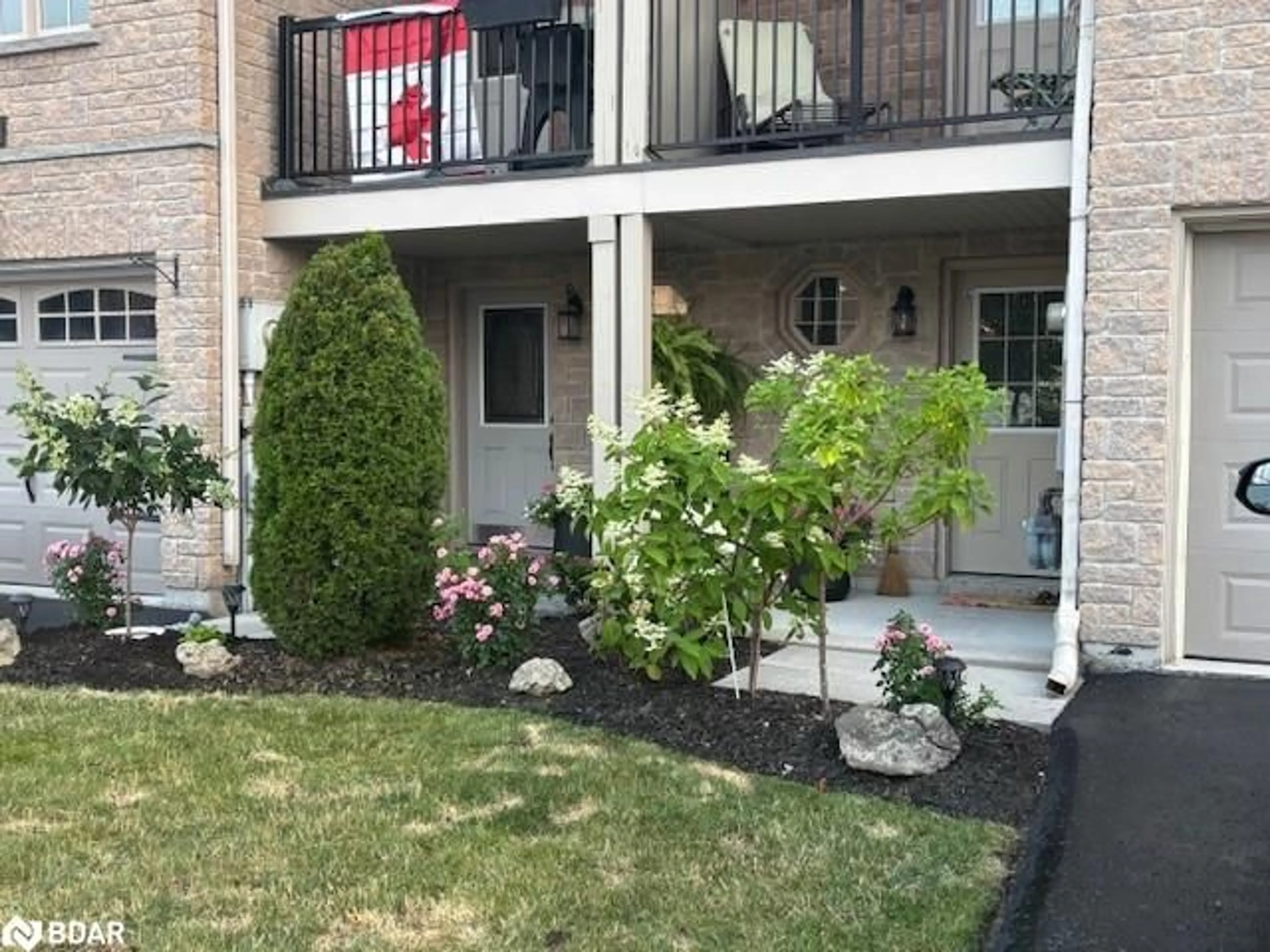 Patio, street for 175 Stanley Street St #37, Barrie Ontario L4M 0G2
