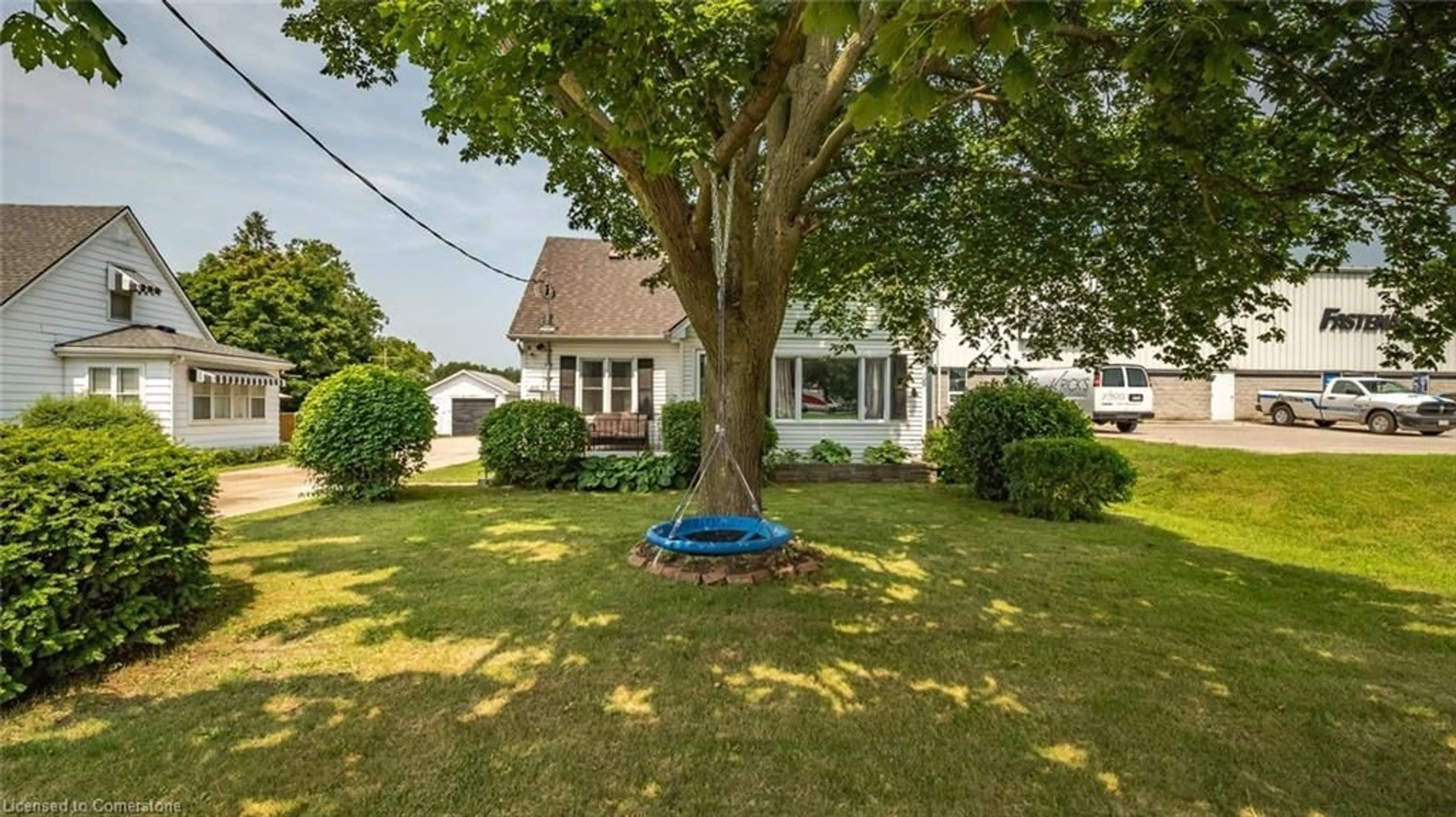 A pic from outside/outdoor area/front of a property/back of a property/a pic from drone, street for 509 Queensway, Simcoe Ontario N3Y 4R5