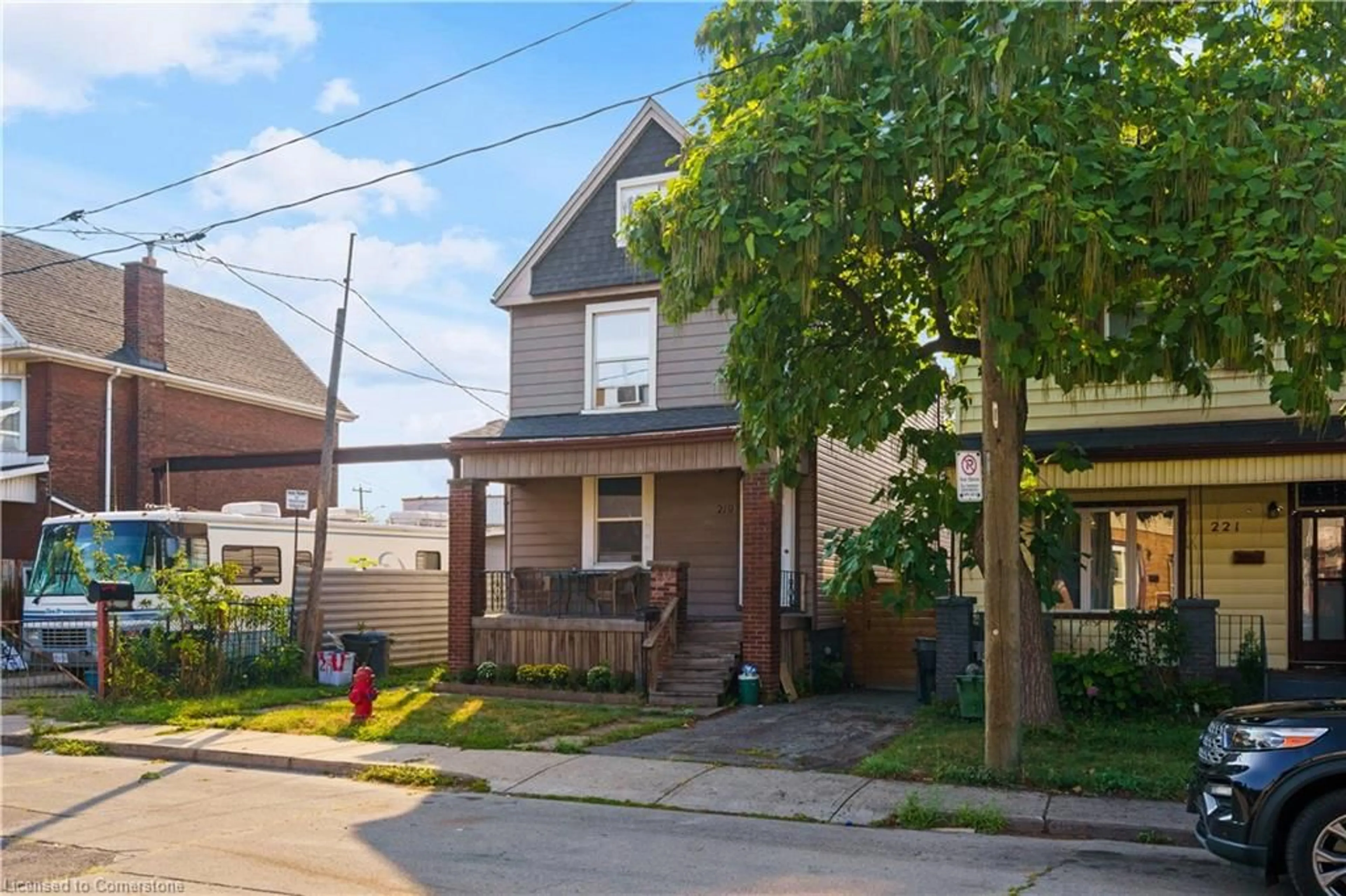 Home with brick exterior material, street for 219 Avondale St, Hamilton Ontario L8L 7C4