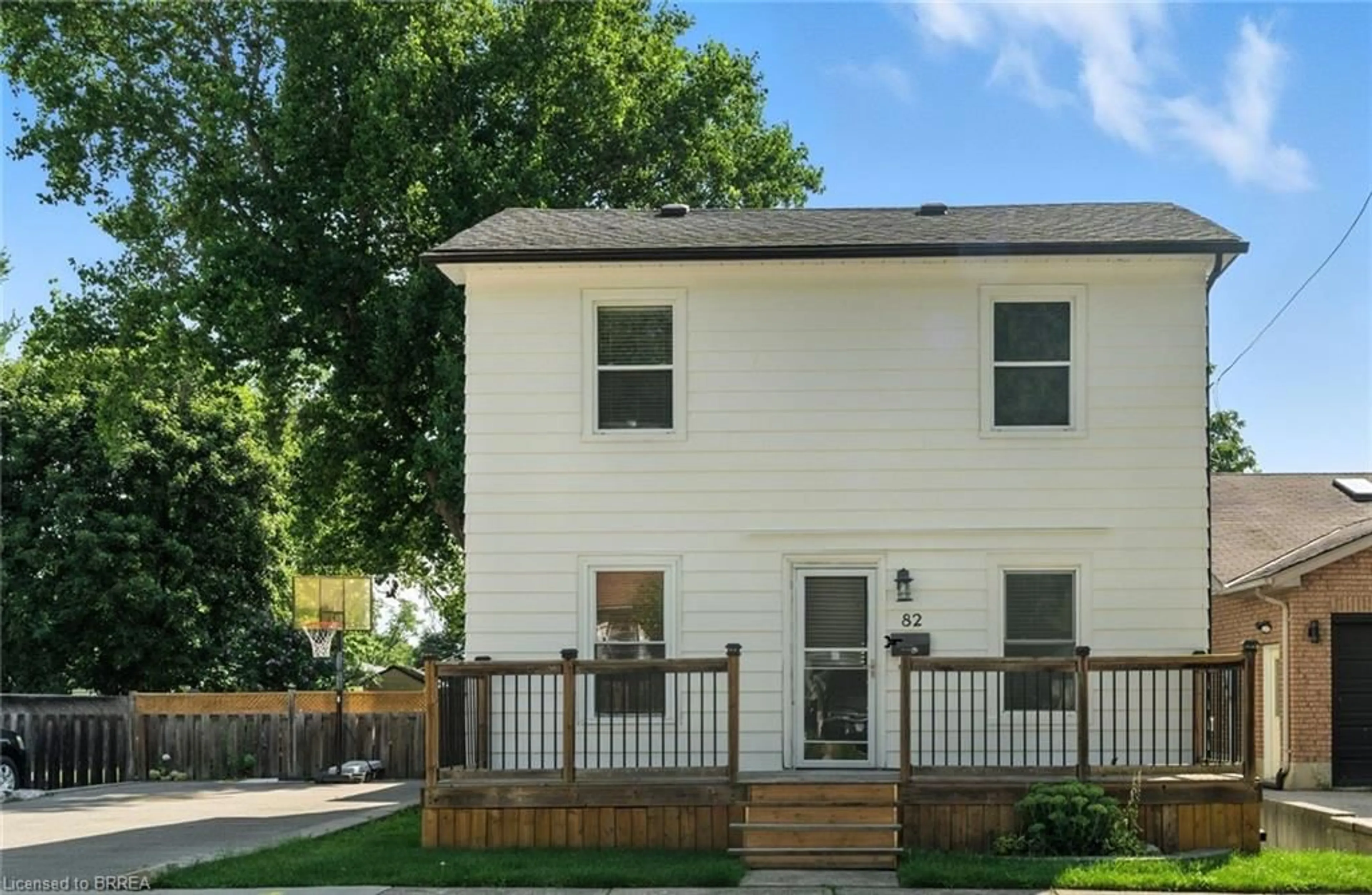Home with vinyl exterior material, street for 82 Dumfries St, Paris Ontario N3L 2E6