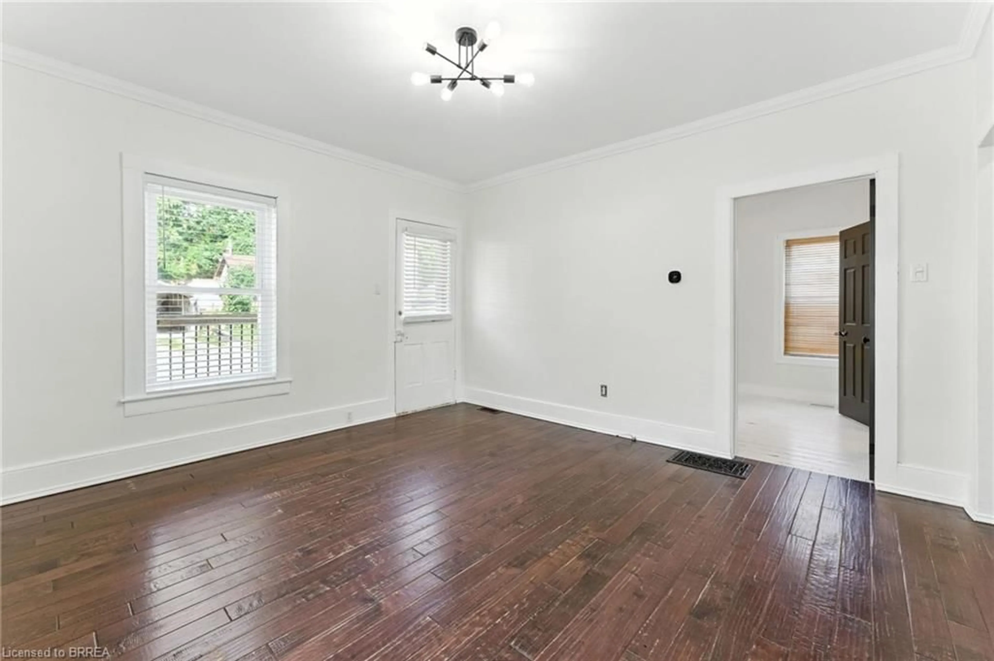 A pic of a room for 82 Dumfries St, Paris Ontario N3L 2E6