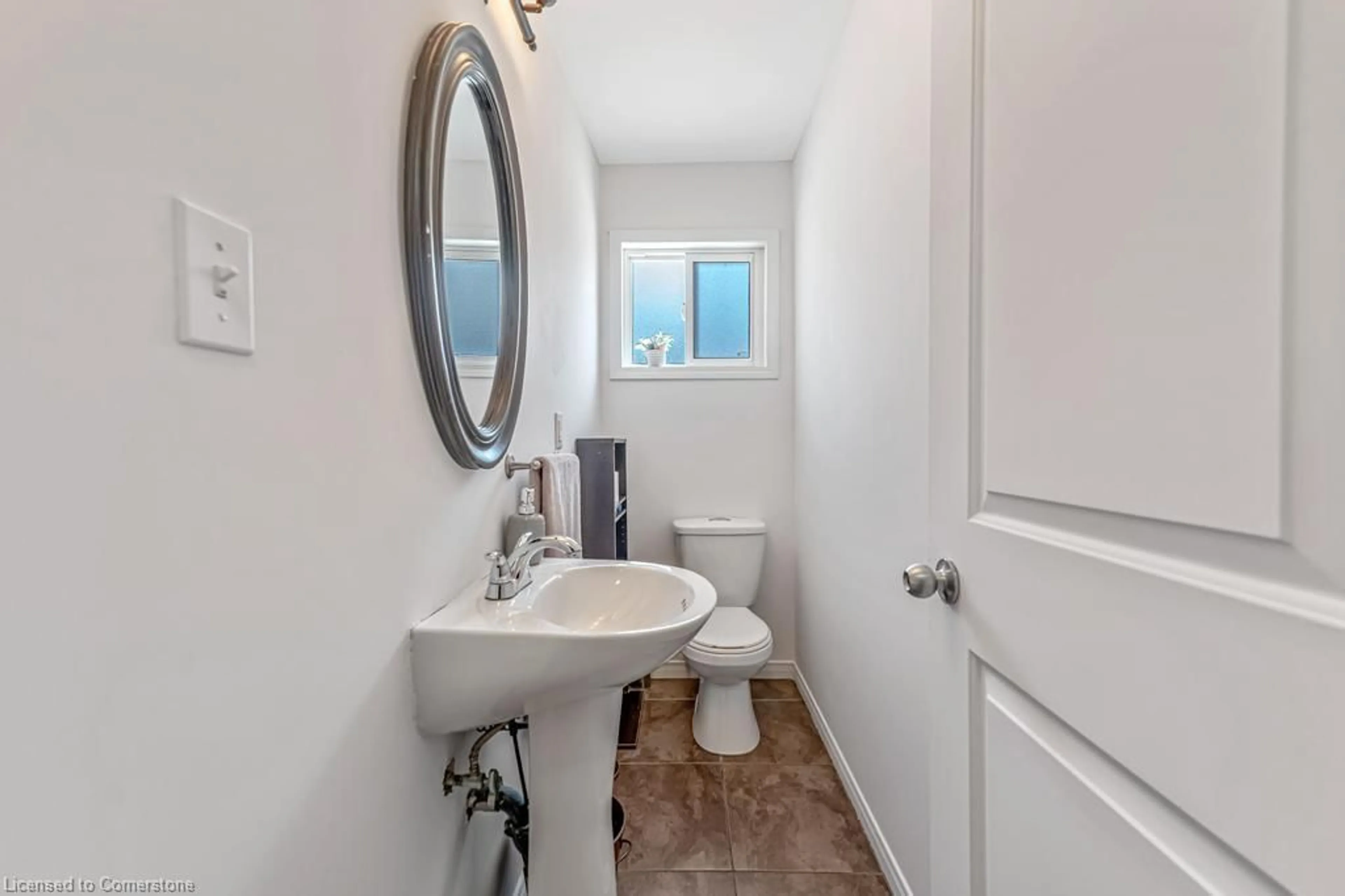 Standard bathroom, ceramic/tile floor for 1265 Fennell Ave, Hamilton Ontario L8T 1T3
