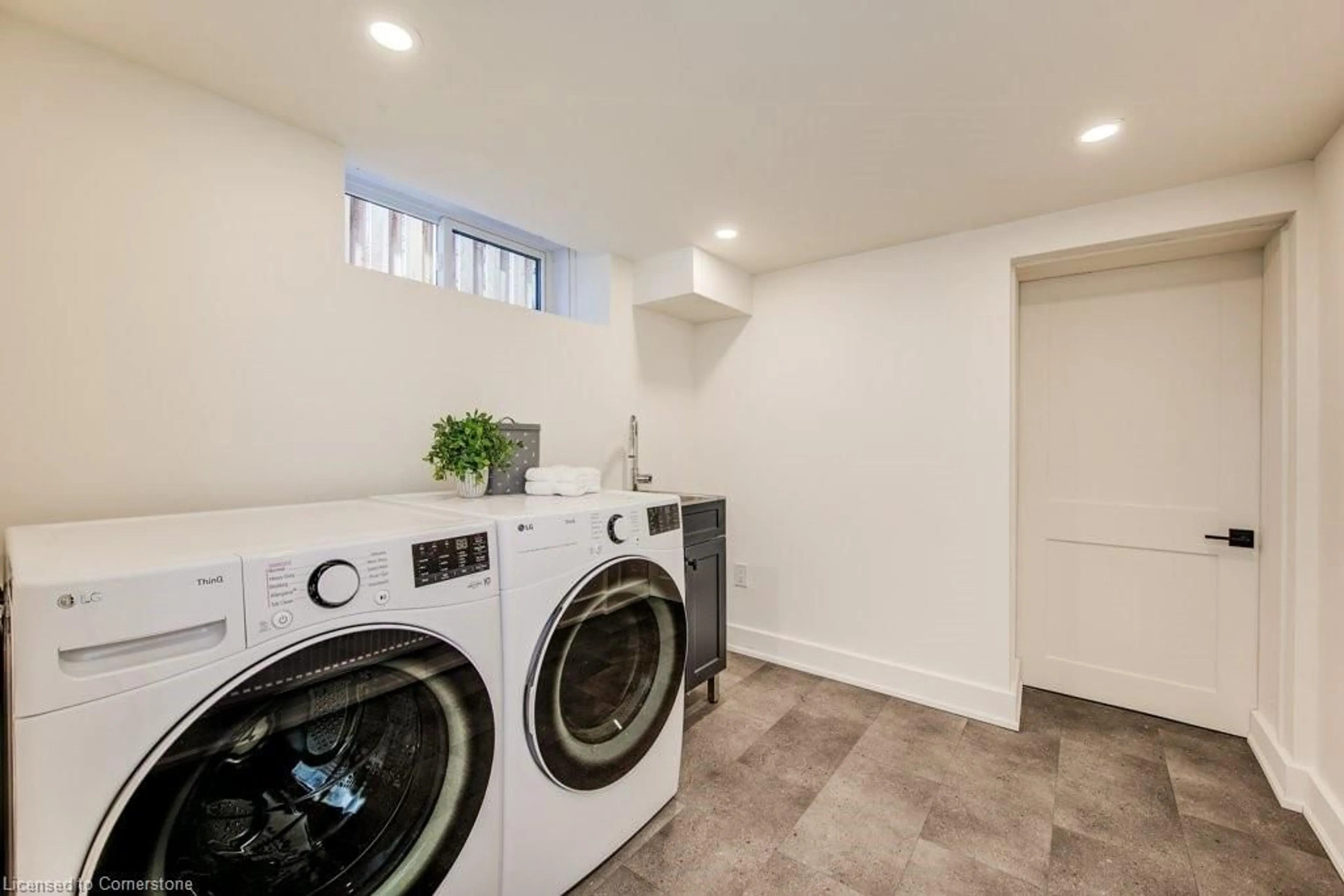 Laundry room for 34 Severn Ave, Kitchener Ontario N2M 2V2