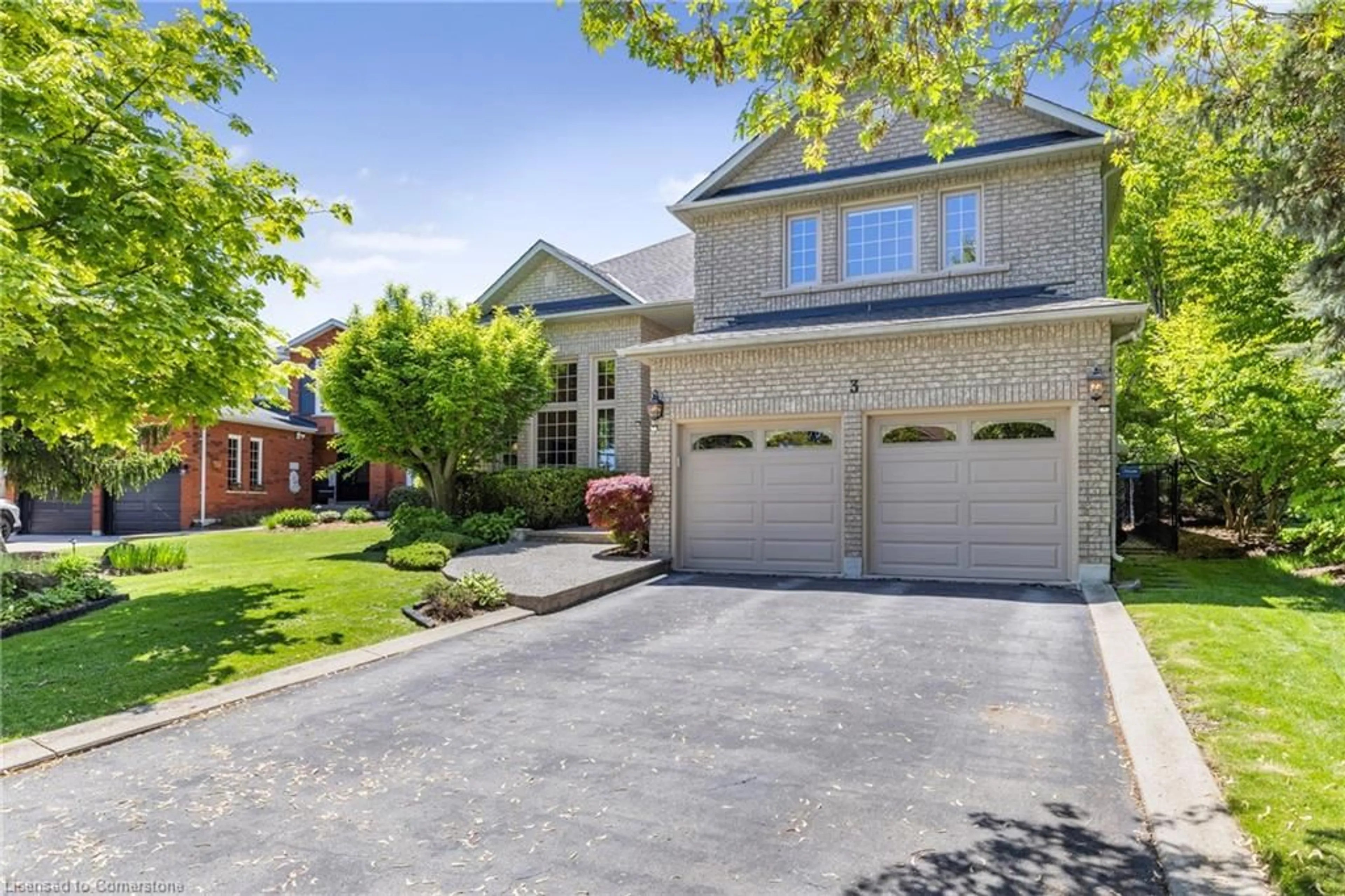 Home with brick exterior material, street for 3 Coleman Crt, Dundas Ontario L9H 6Y8
