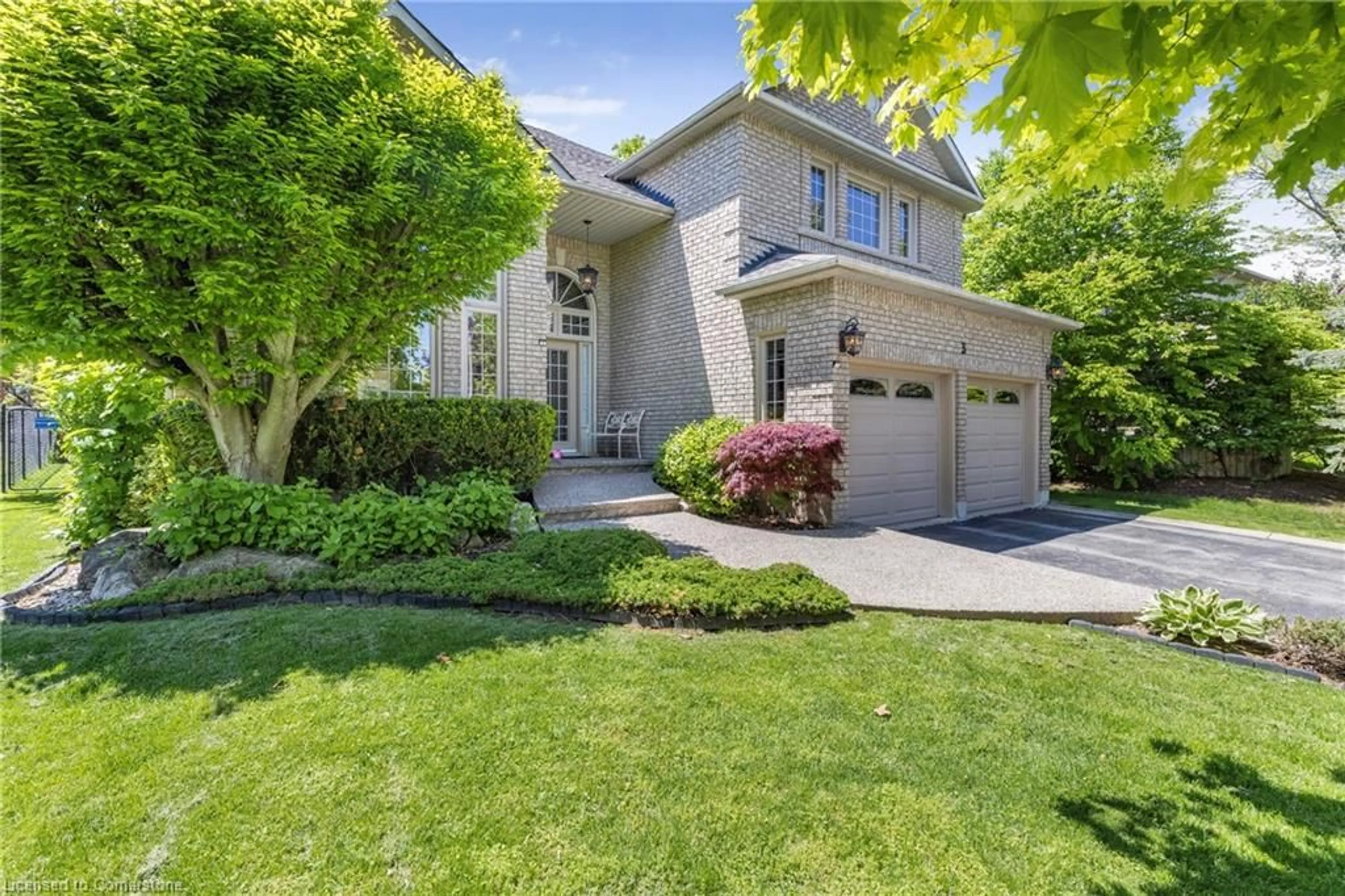 Home with brick exterior material, street for 3 Coleman Crt, Dundas Ontario L9H 6Y8