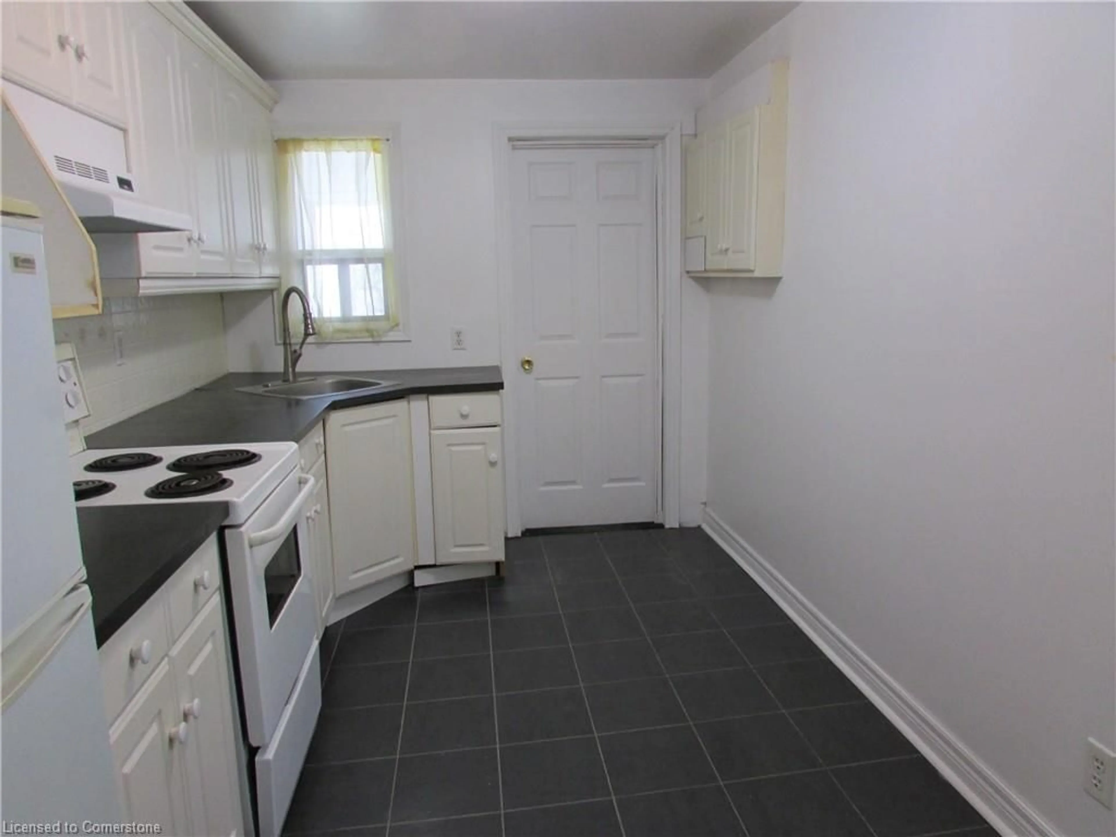 Standard kitchen, unknown for 35 Stapleton Ave, Hamilton Ontario L8H 3N4